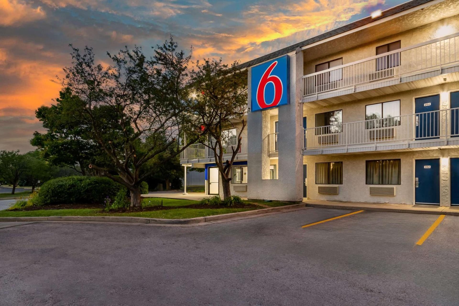 Motel 6-Rolling Meadows, IL - Chicago Northwest property views in Rolling Meadows, IL — gallery photo 3
