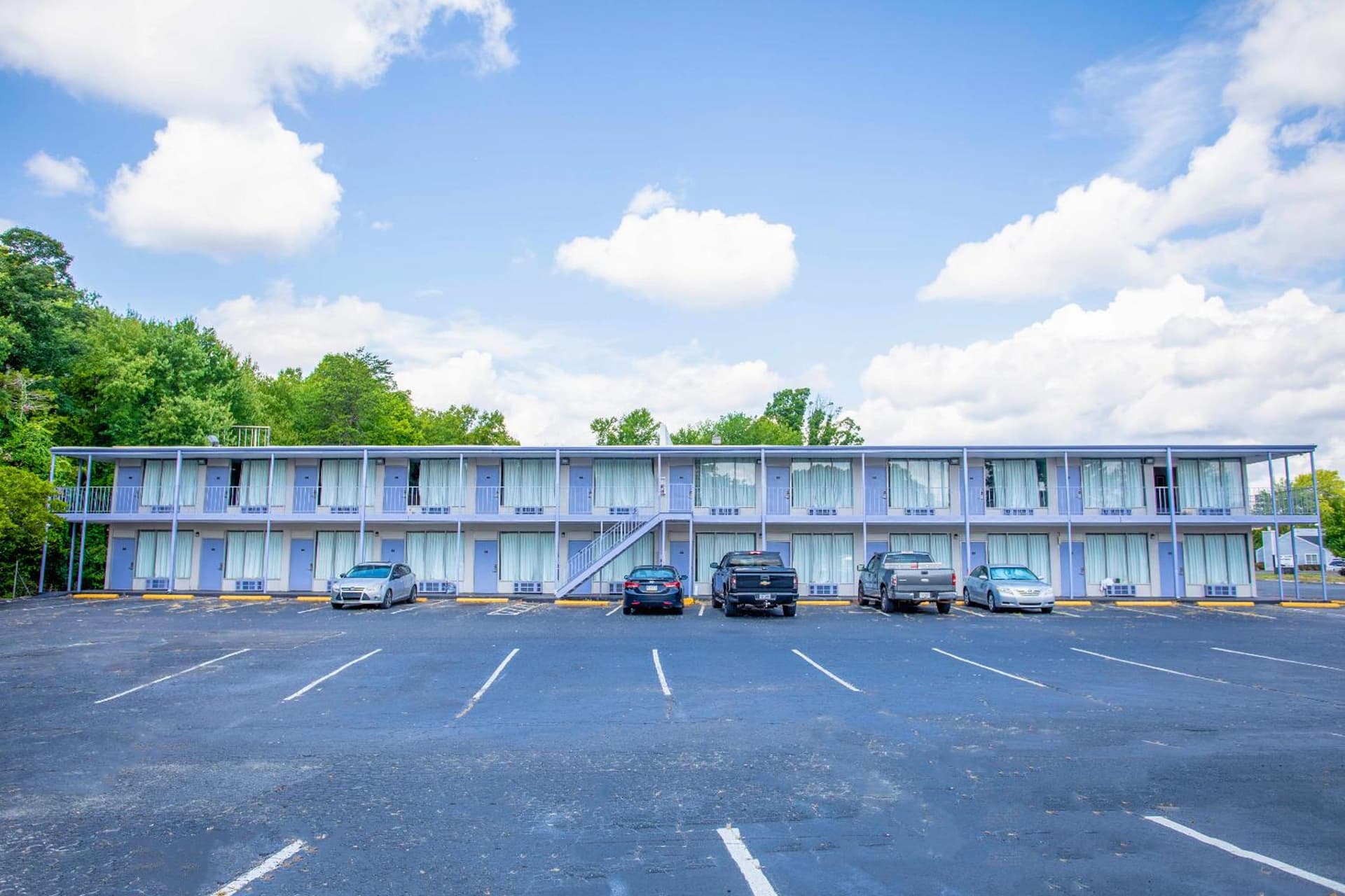 OYO Inn Kernersville — hotel in Kernersville, North Carolina
