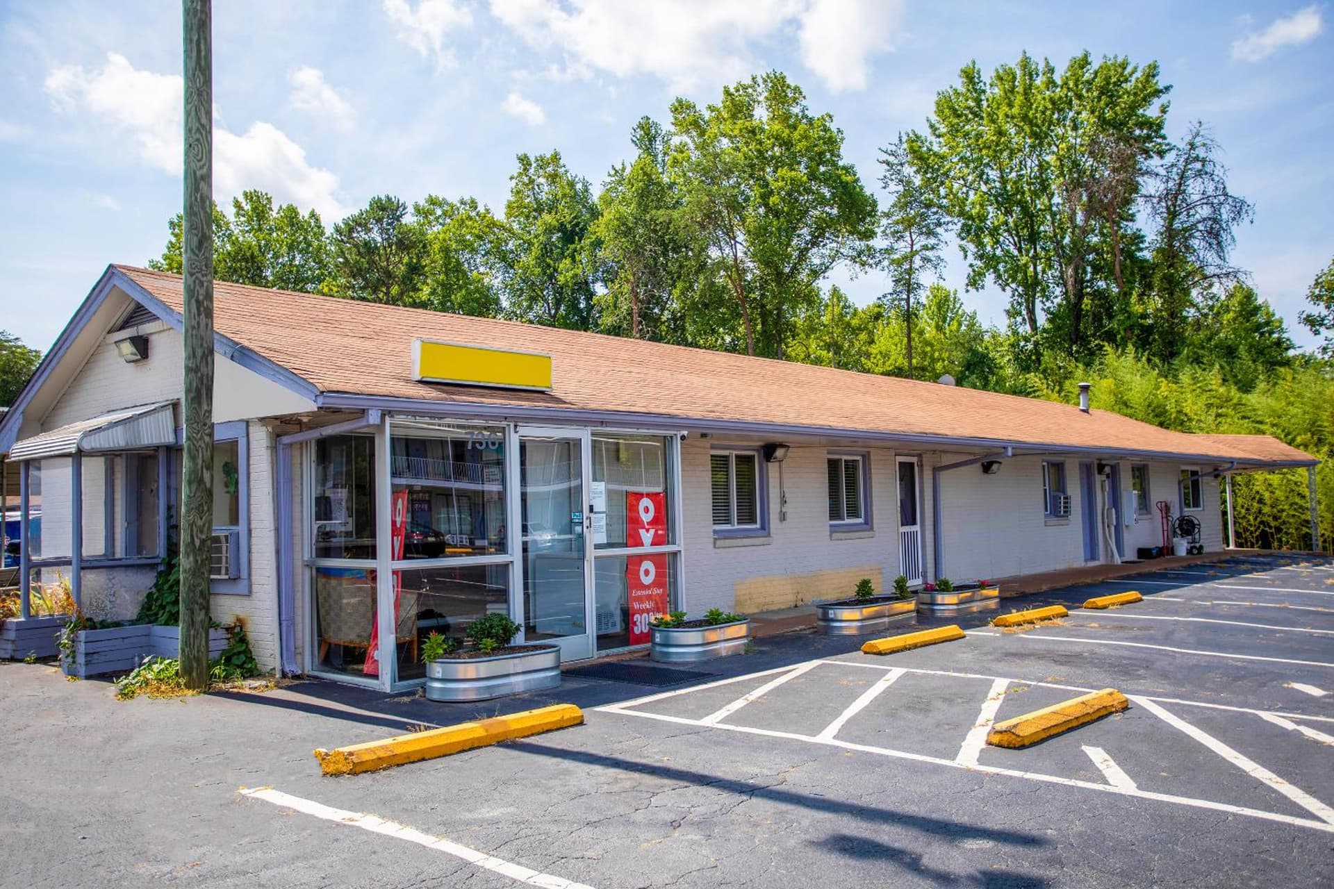 OYO Inn Kernersville interior in Kernersville, NC — gallery photo 2
