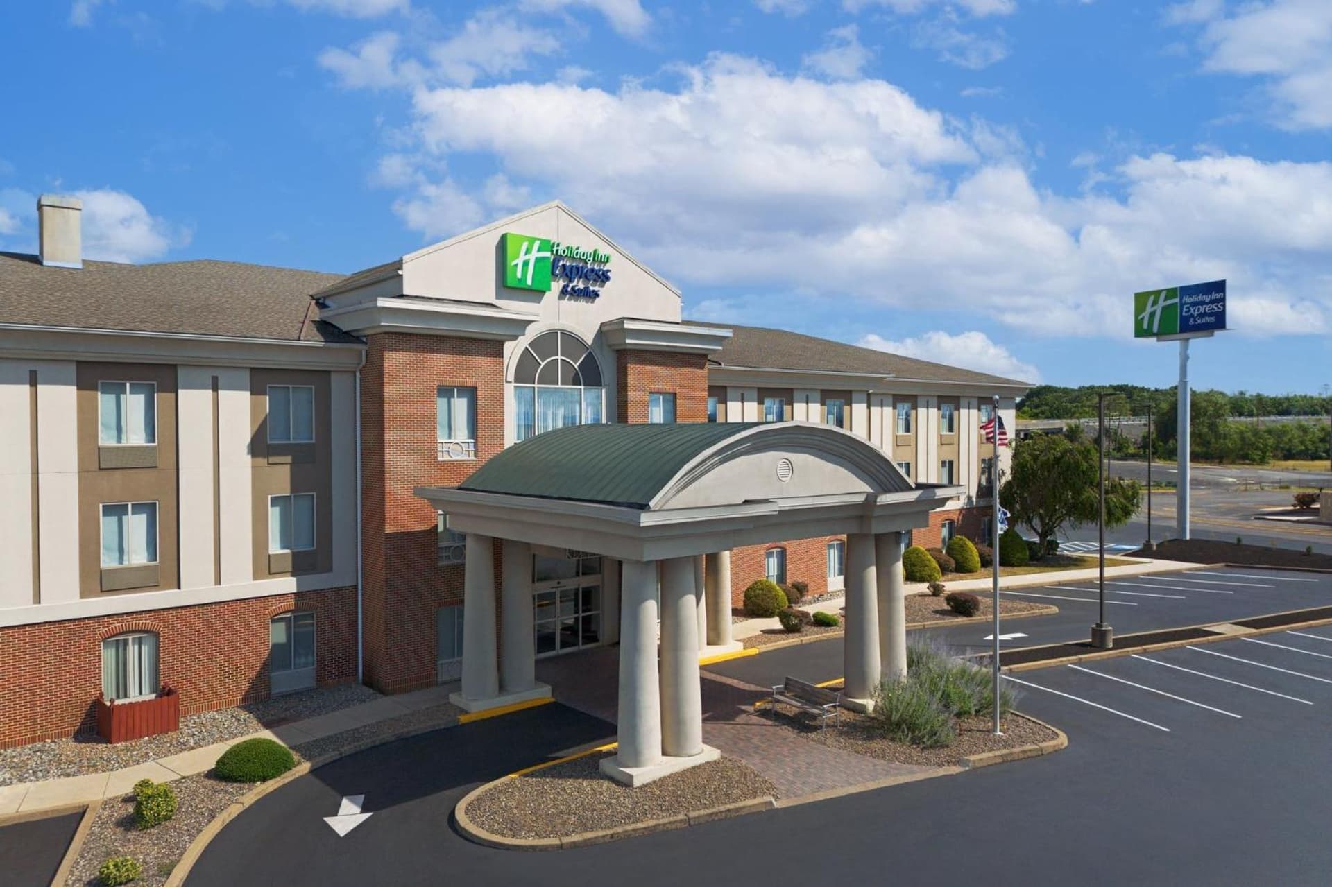 Holiday Inn Express & Suites by IHG Chambersburg by IHG gallery photo in Chambersburg, PA — image 40