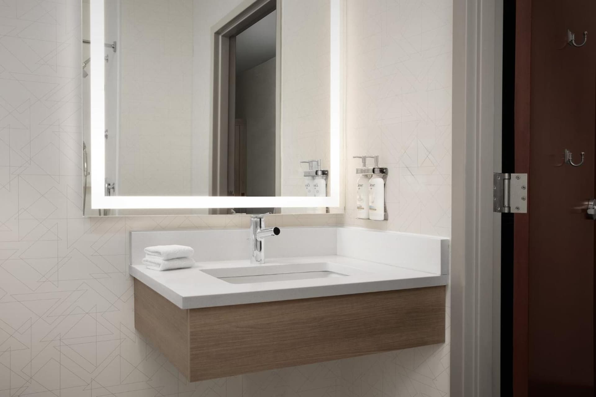 Holiday Inn Express & Suites by IHG Chambersburg by IHG gallery photo in Chambersburg, PA — image 50