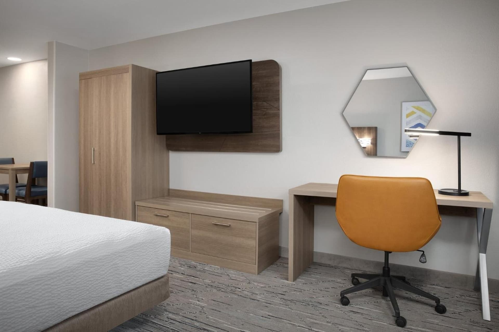Holiday Inn Express & Suites by IHG Chambersburg by IHG gallery photo in Chambersburg, PA — image 36