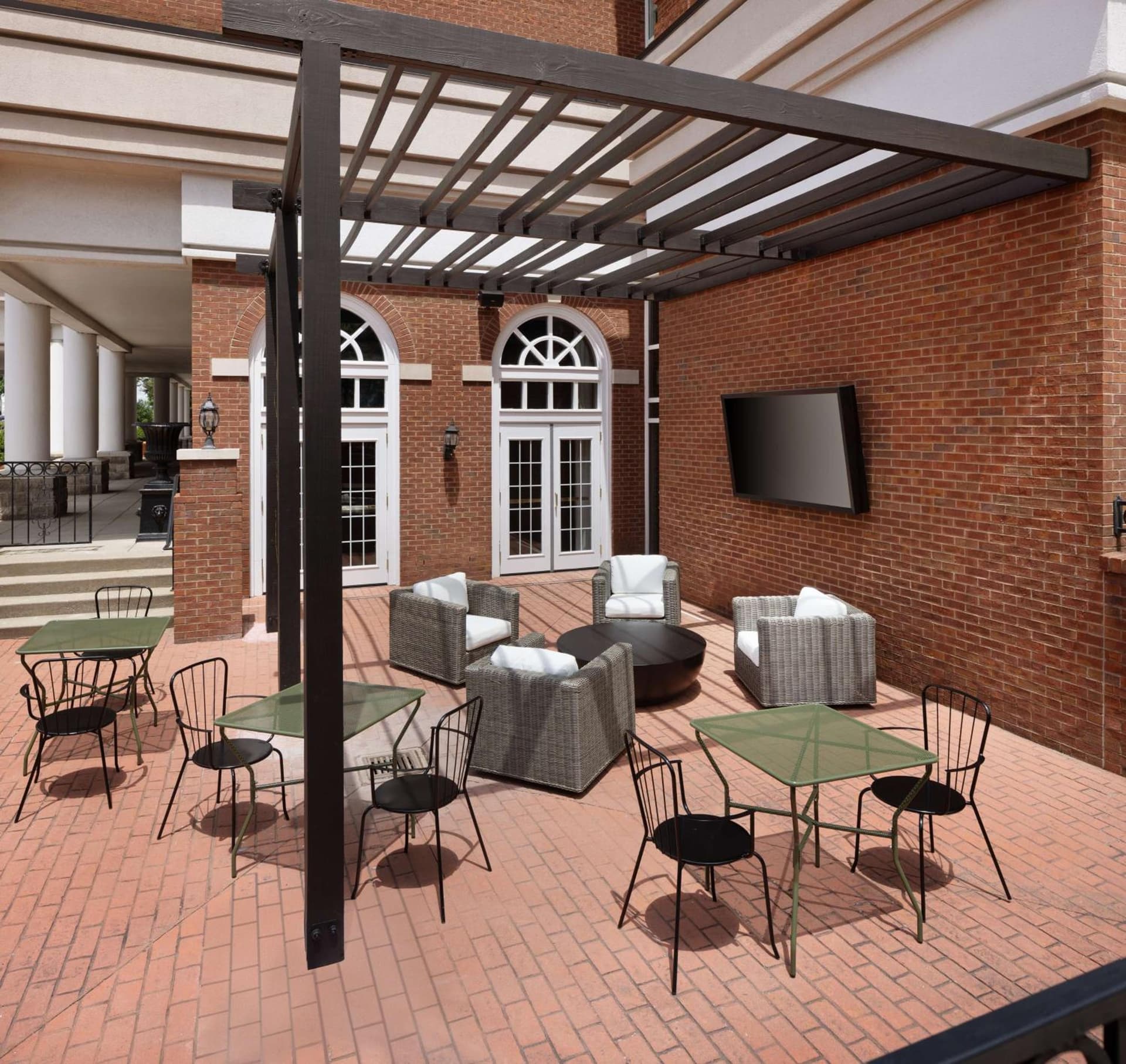 DoubleTree Suites by Hilton Lexington property views in Lexington, KY — gallery photo 3