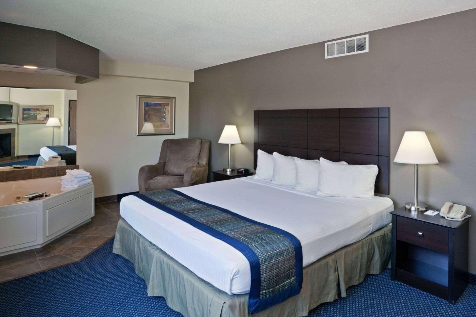 AmericInn by Wyndham Lincoln South gallery photo in Lincoln, NE — image 34