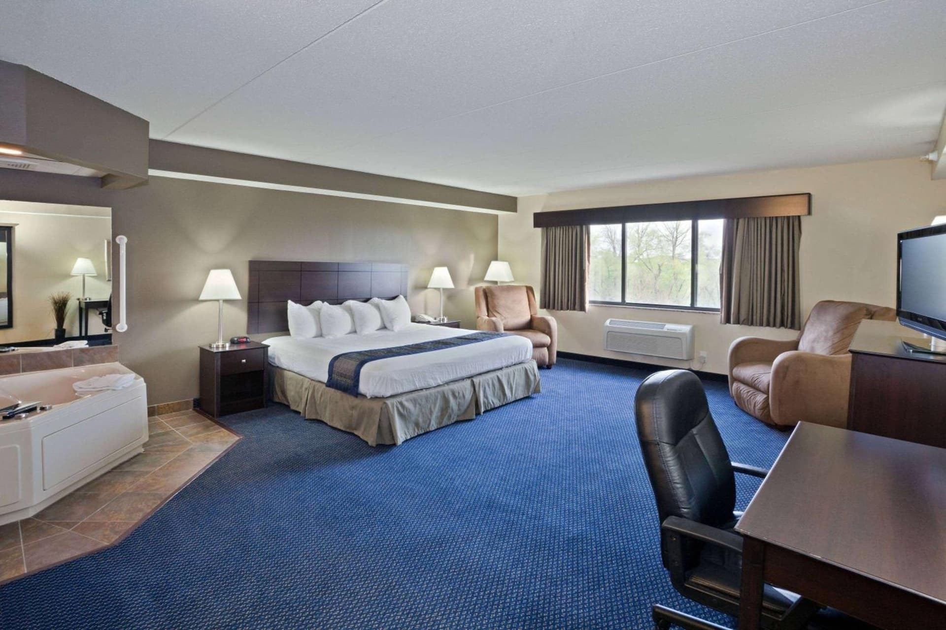 AmericInn by Wyndham Lincoln South gallery photo in Lincoln, NE — image 64