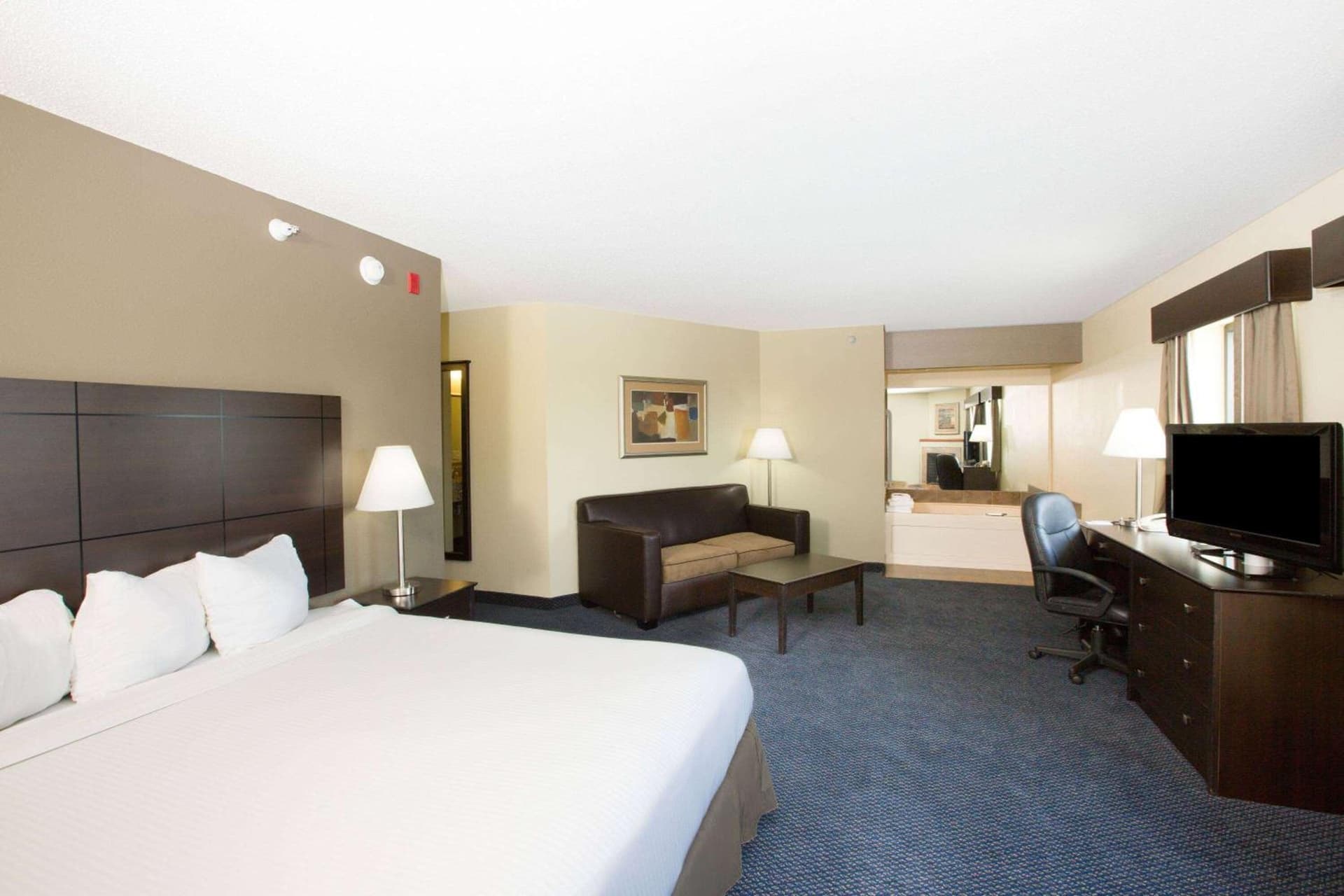 AmericInn by Wyndham Lincoln South gallery photo in Lincoln, NE — image 26