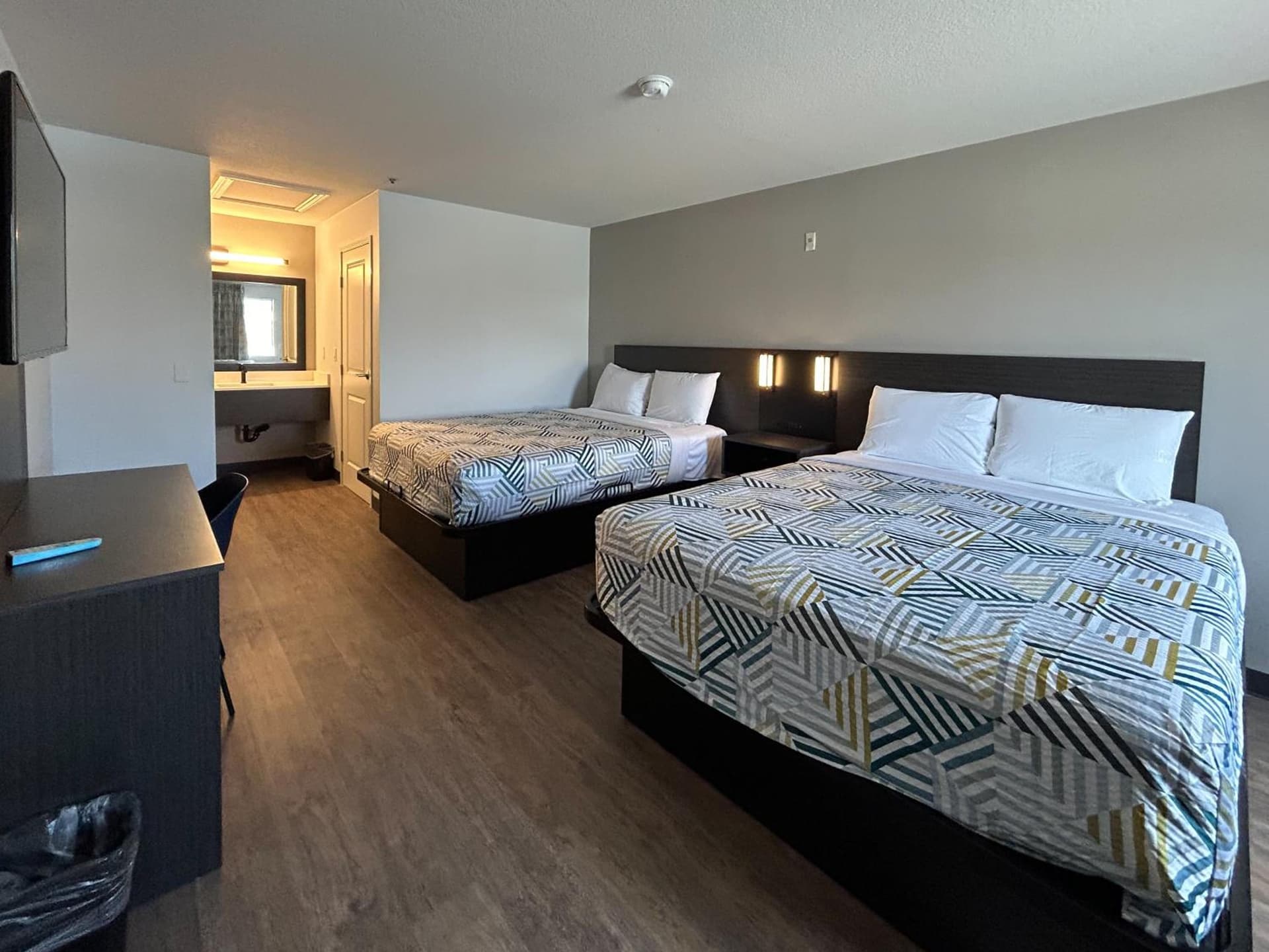Motel 6 Lake Elsinore, CA interior in Lake Elsinore, CA — gallery photo 2