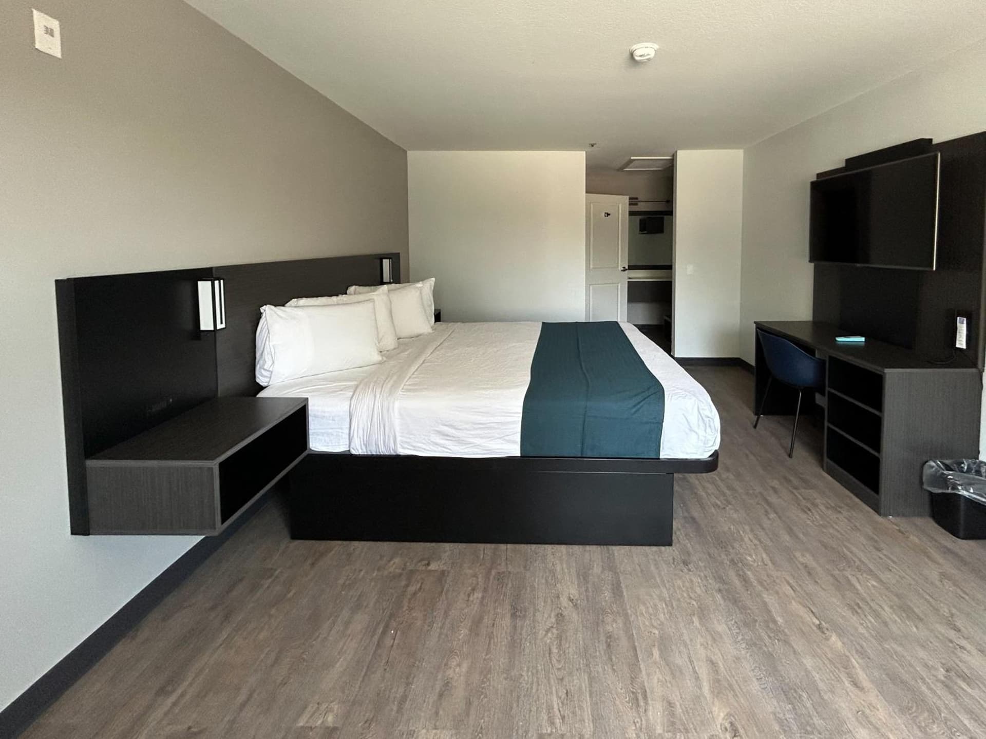 Motel 6 Lake Elsinore, CA gallery photo in Lake Elsinore, CA — image 13
