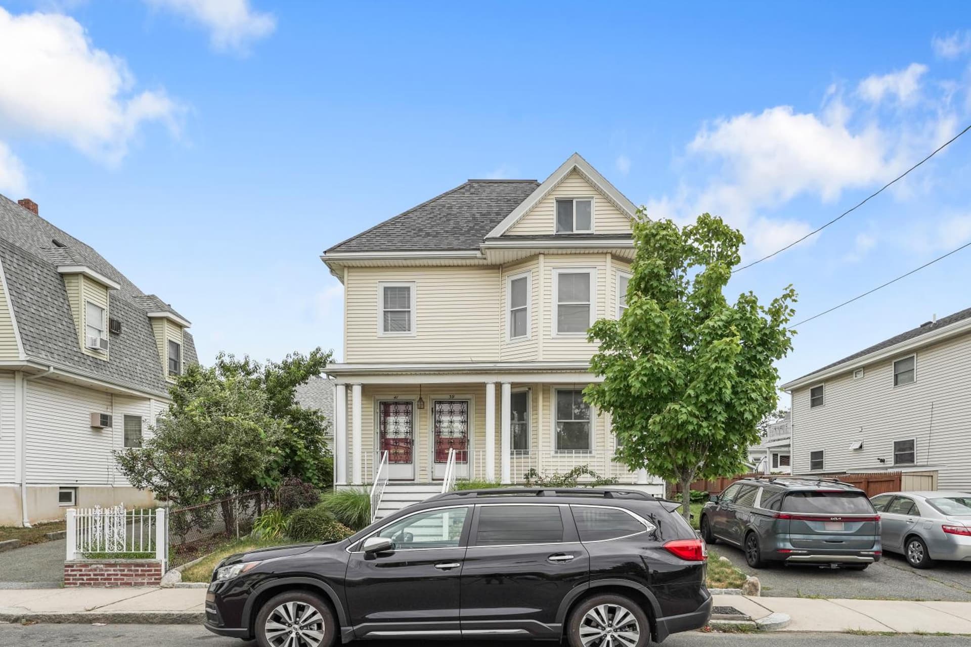 Charming New England style apartment 6 miles to downtown Boston, 4 miles to Logan airport featured exterior or lobby in Revere, MA — similar hotel