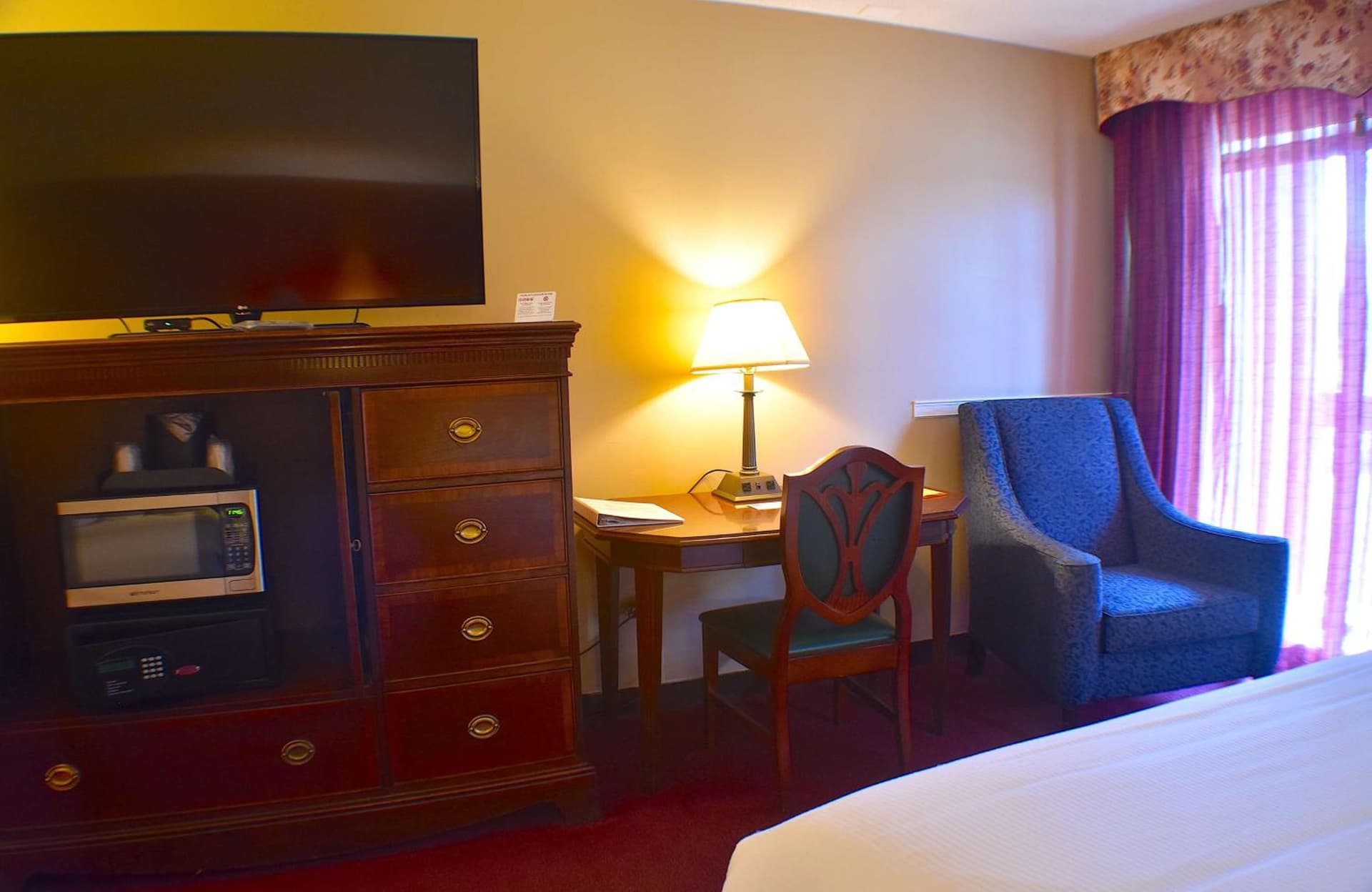 Fireside Inn & Suites Gilford gallery photo in Gilford — image 104