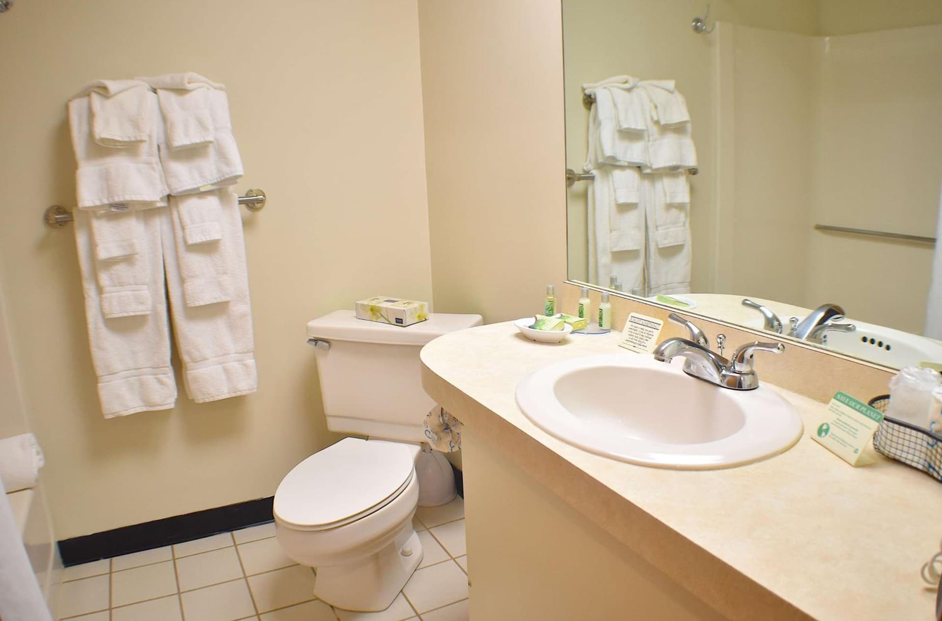 Fireside Inn & Suites Gilford gallery photo in Gilford — image 90