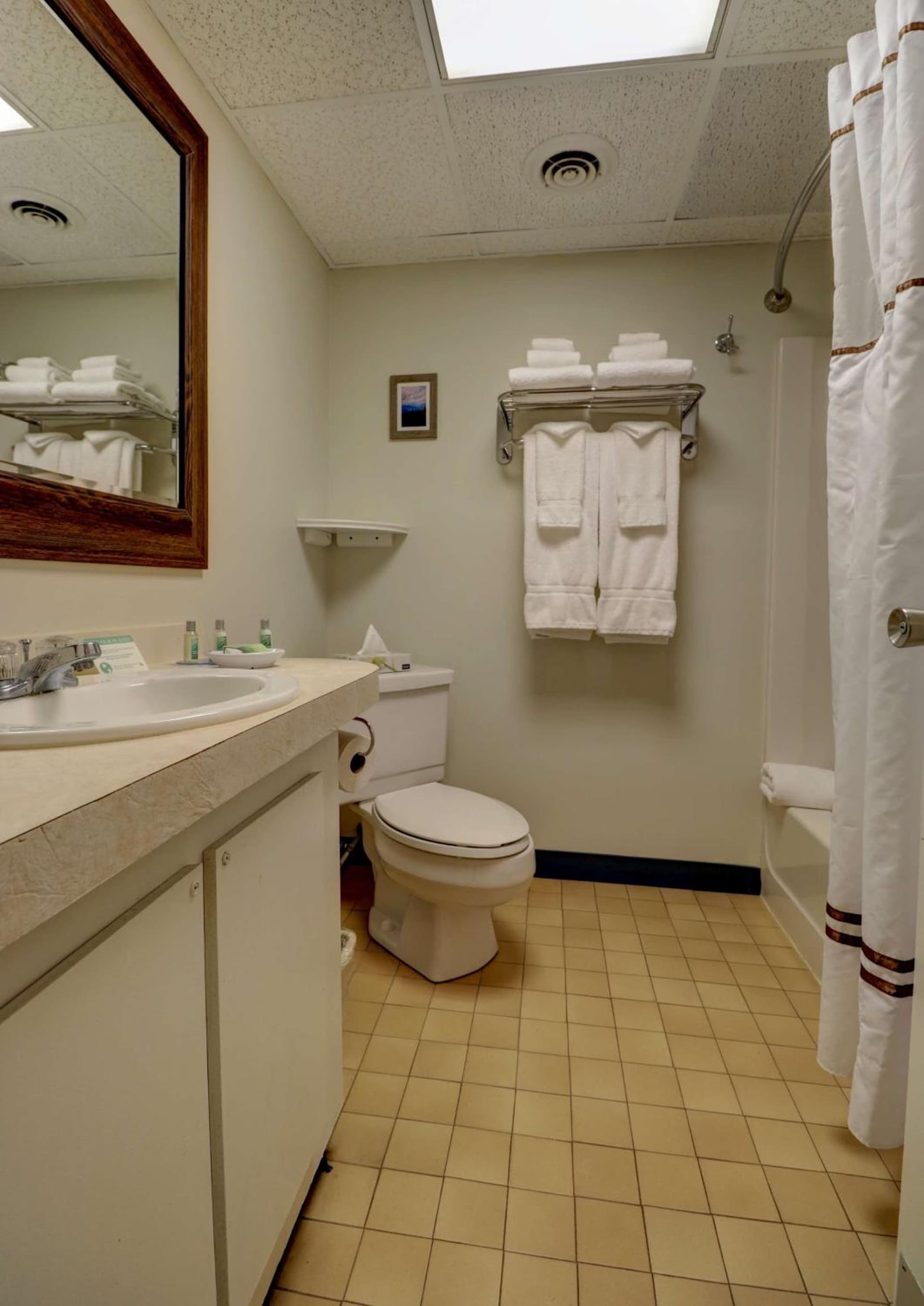 Fireside Inn & Suites Gilford gallery photo in Gilford — image 50