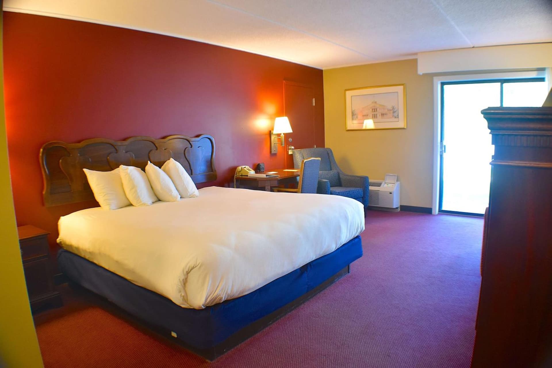 Fireside Inn & Suites Gilford gallery photo in Gilford — image 146