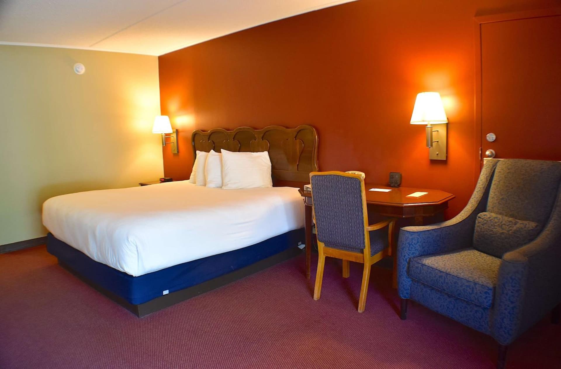 Fireside Inn & Suites Gilford gallery photo in Gilford — image 64