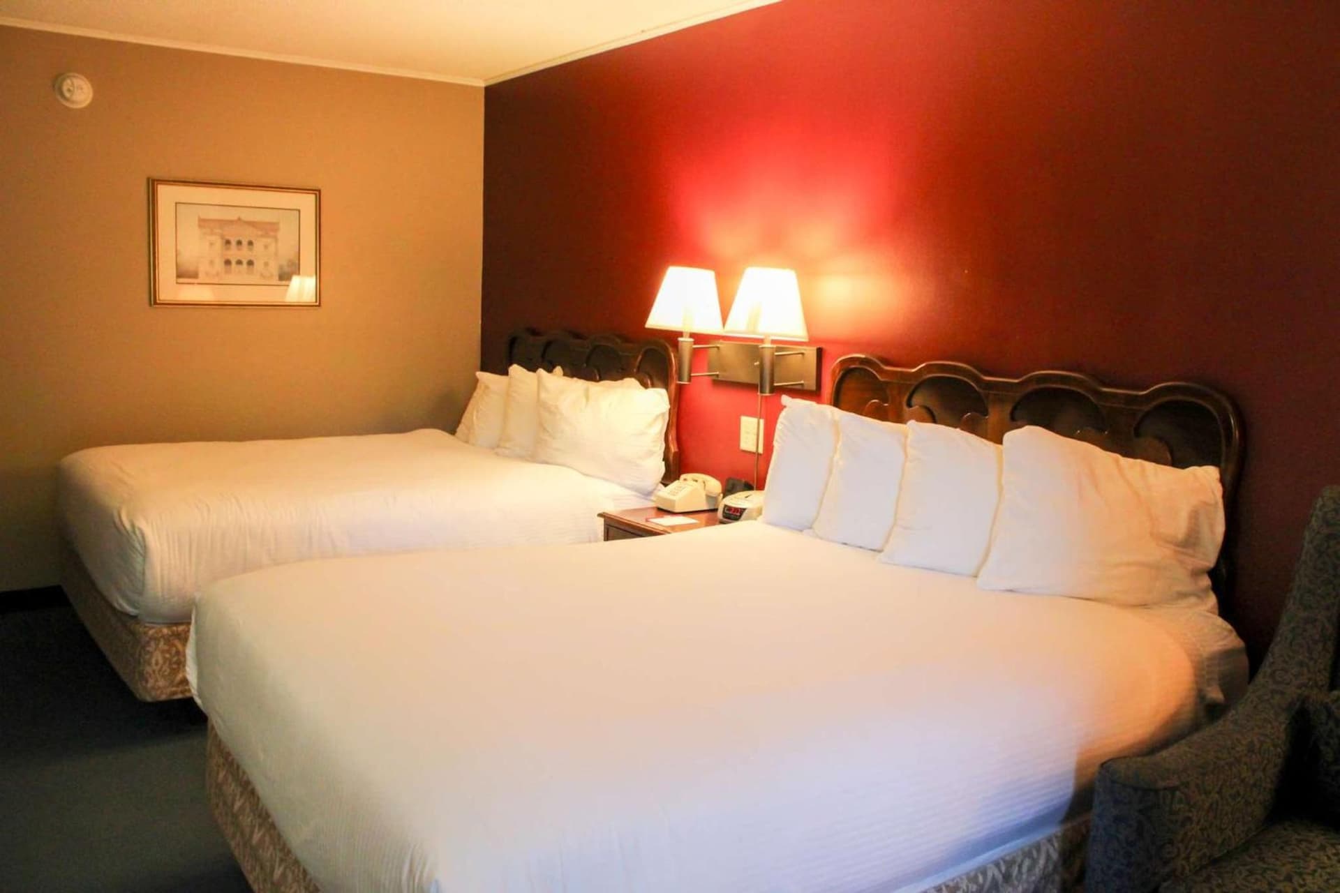 Fireside Inn & Suites Gilford gallery photo in Gilford — image 196