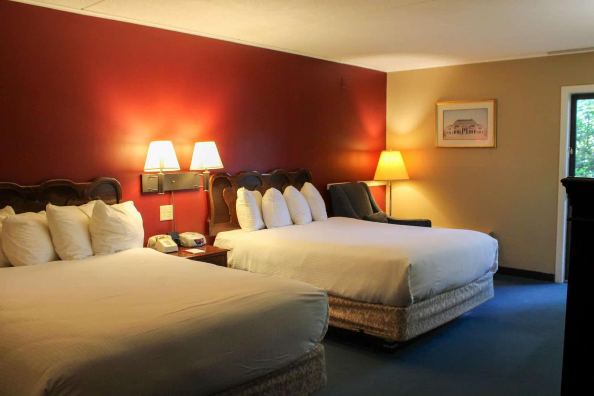 Fireside Inn & Suites Gilford gallery photo in Gilford — image 77