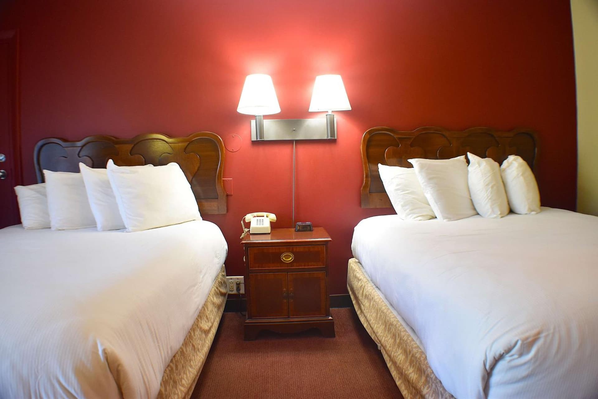 Fireside Inn & Suites Gilford gallery photo in Gilford — image 162