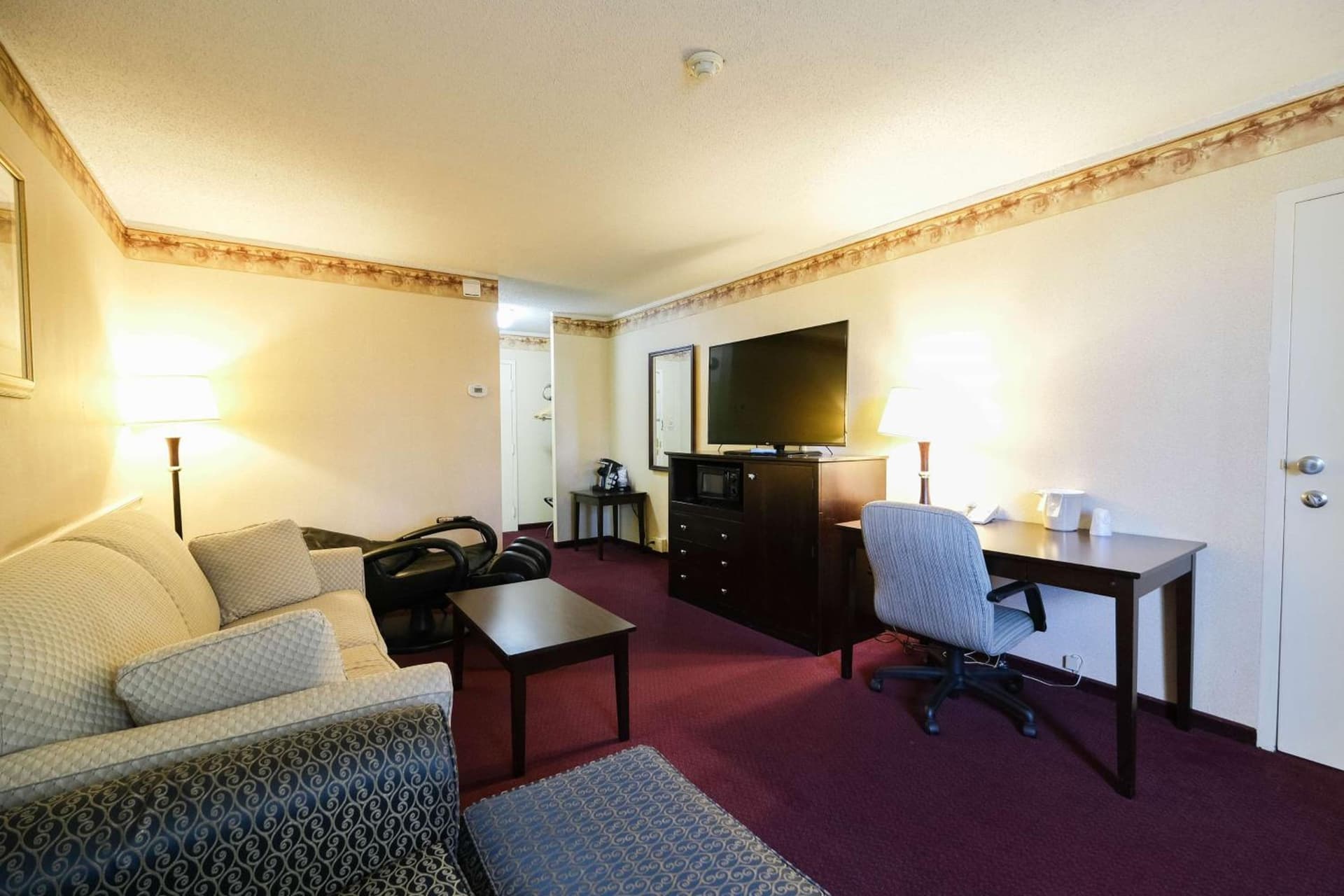 Fireside Inn & Suites Portland gallery photo in Portland, ME — image 17