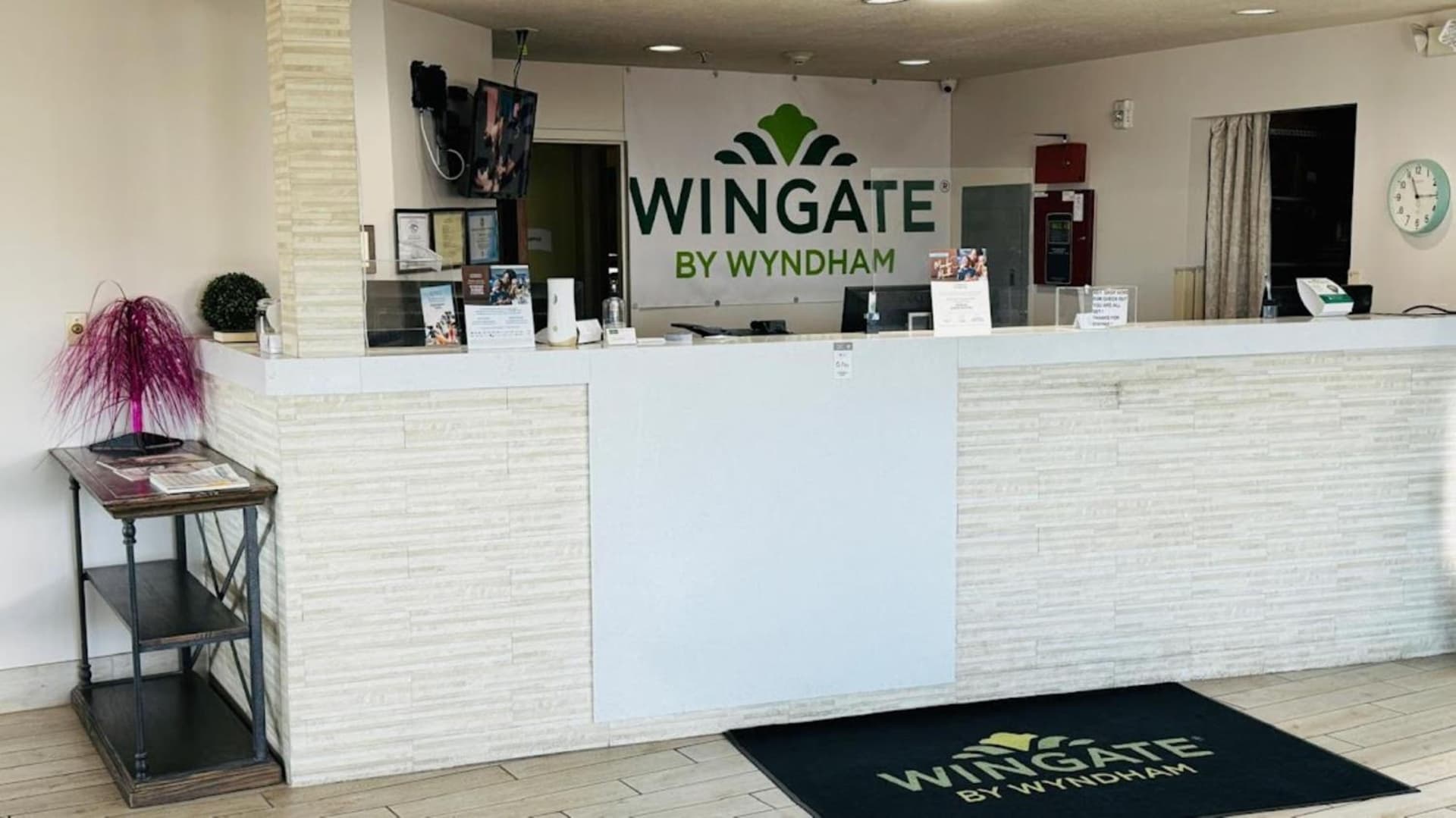 Wingate by Wyndham Beaver I-15 interior in Beaver, UT — gallery photo 2