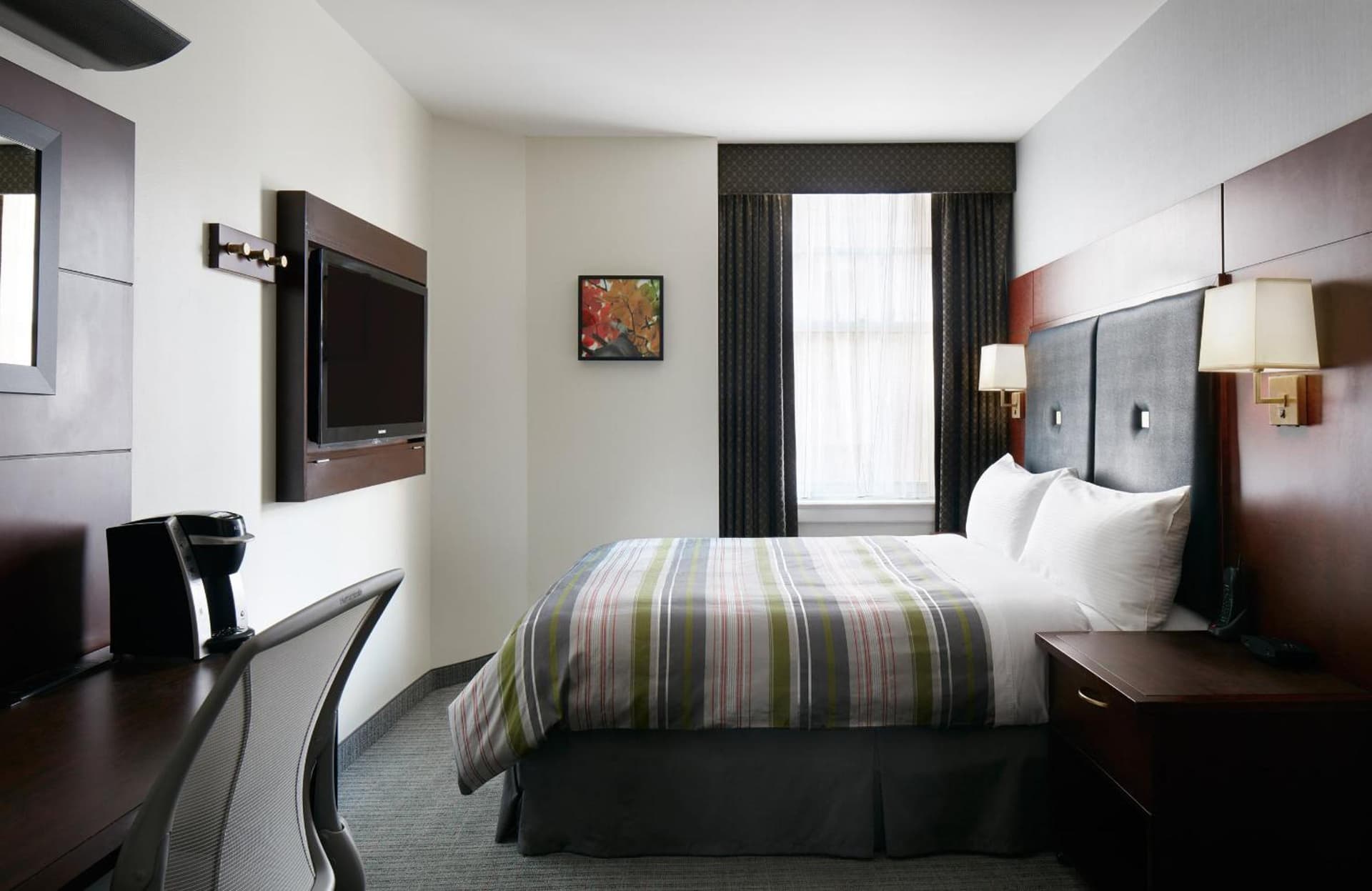 Club Quarters Hotel Downtown, Houston gallery photo in Houston, TX — image 57