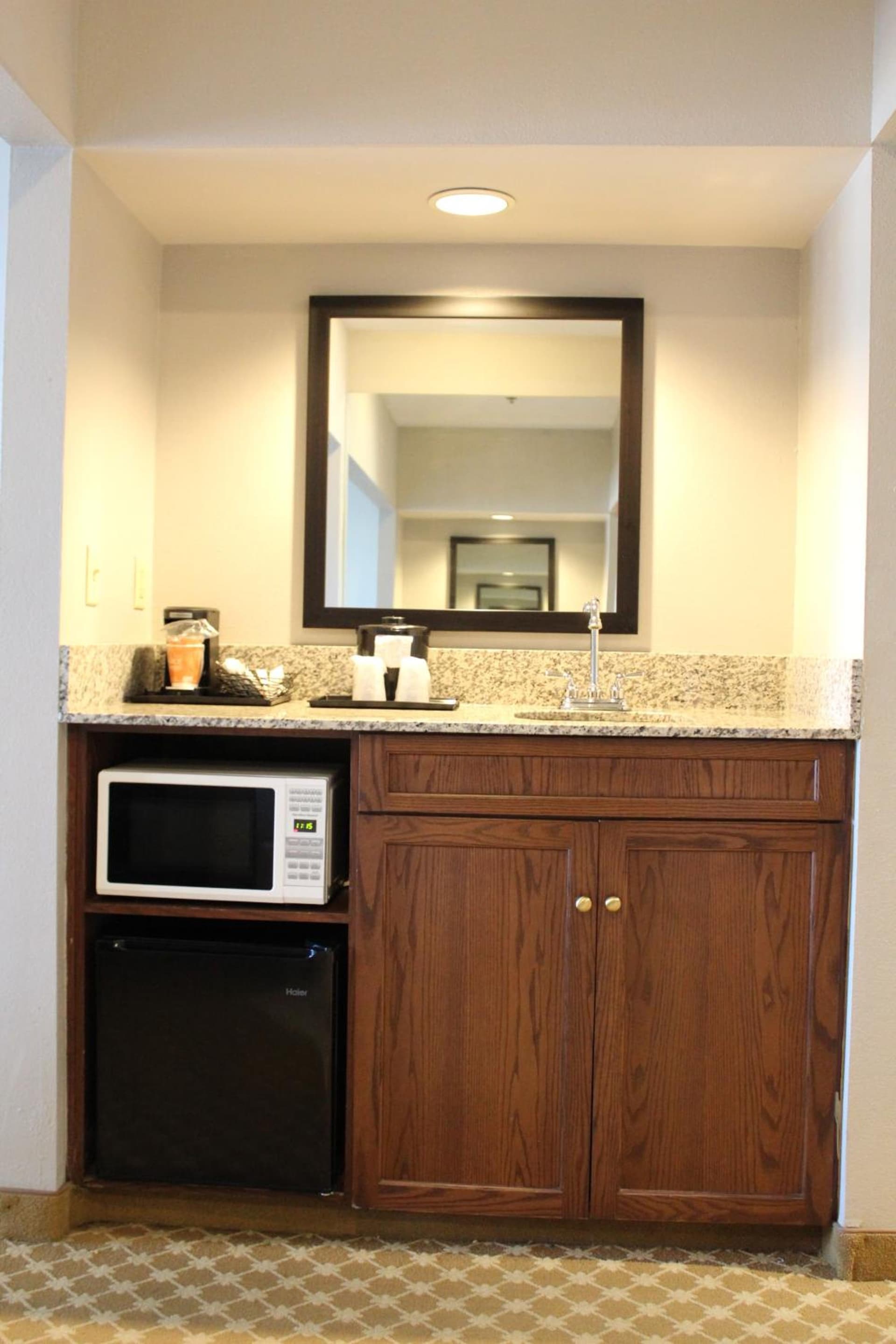 City Express By Marriott Gettysburg interior in Gettysburg, PA — gallery photo 2