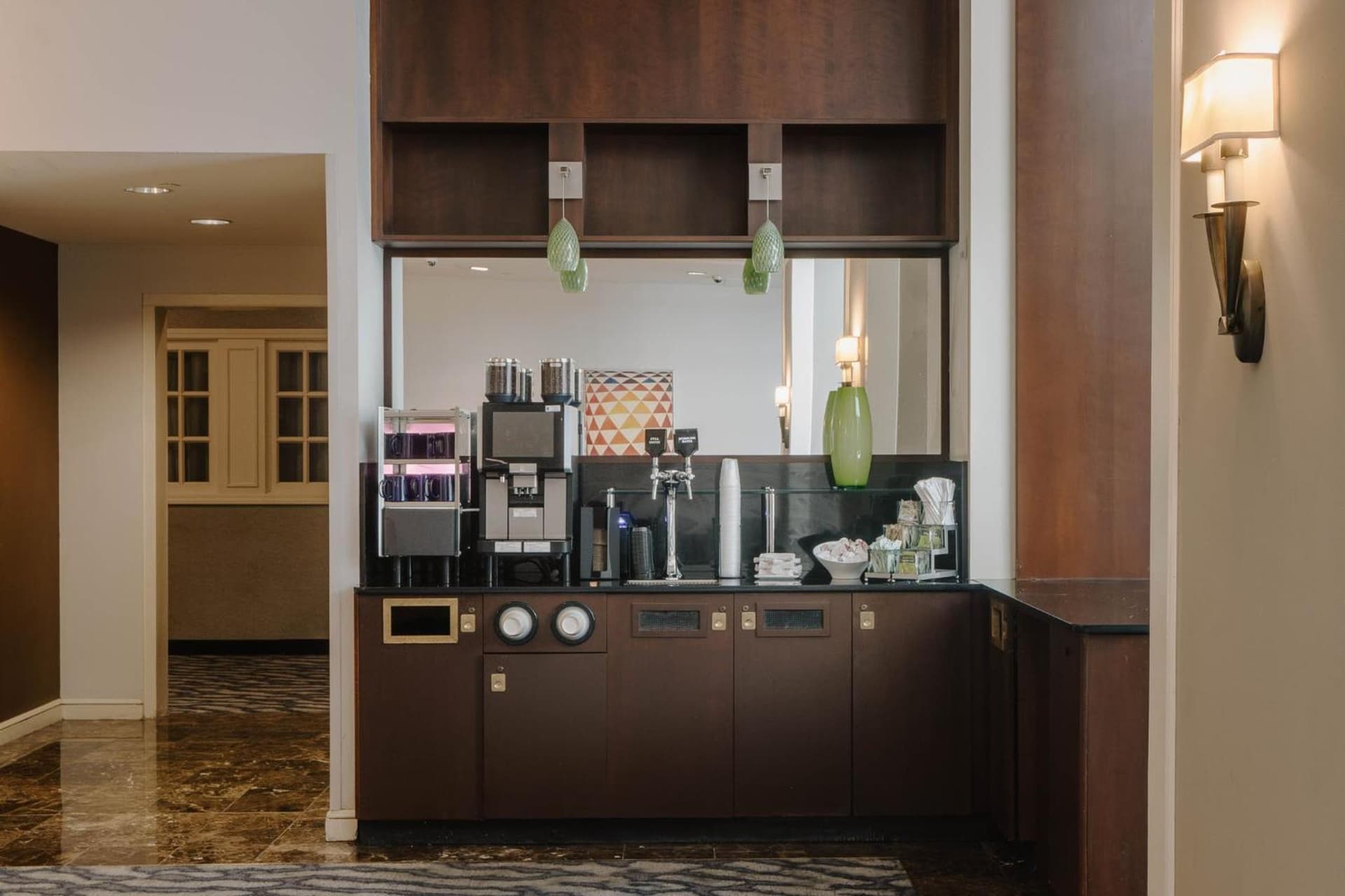 Club Quarters Hotel Rittenhouse Square, Philadelphia gallery photo in Philadelphia, PA — image 32
