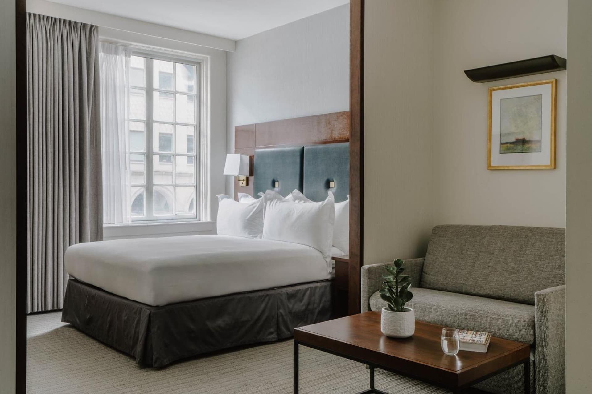 Club Quarters Hotel Downtown, Houston gallery photo in Houston, TX — image 34