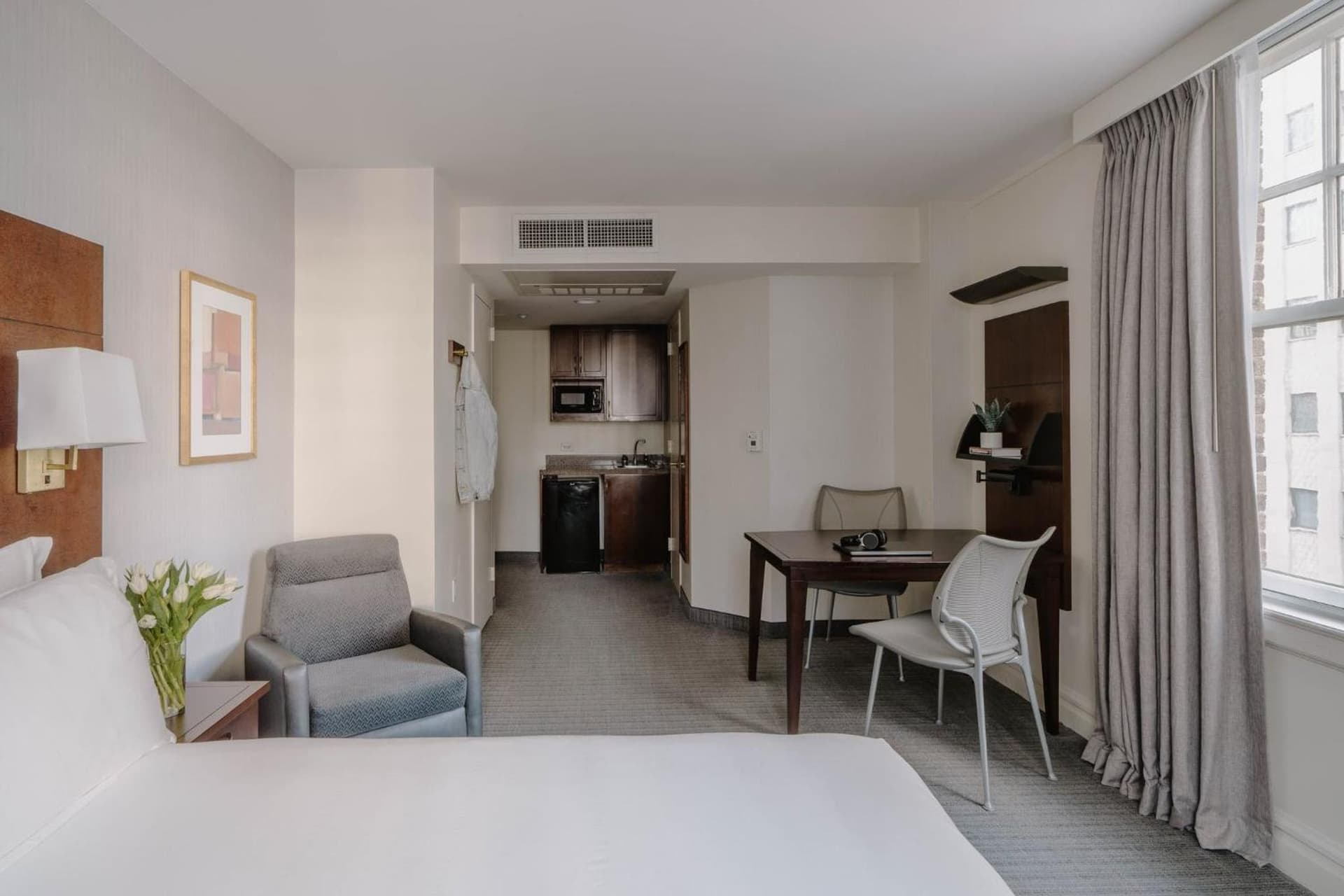 Club Quarters Hotel Downtown, Houston gallery photo in Houston, TX — image 28