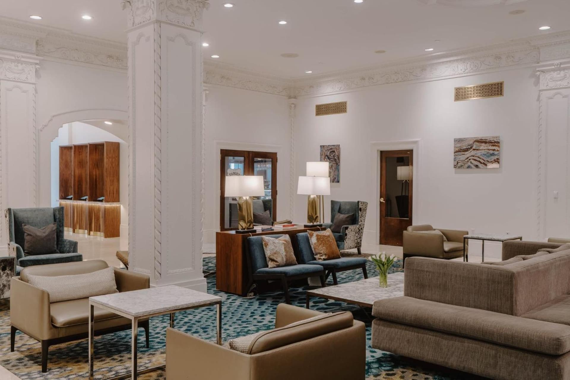 Club Quarters Hotel Downtown, Houston gallery photo in Houston, TX — image 52