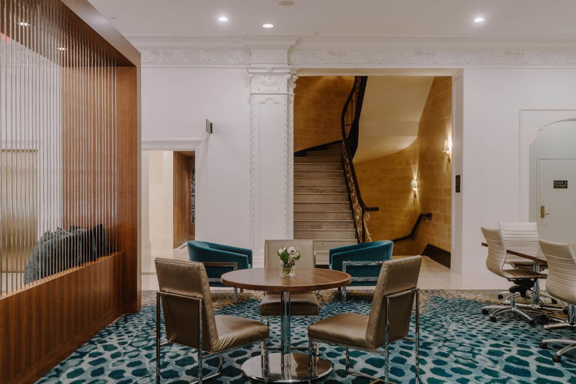 Club Quarters Hotel Downtown, Houston gallery photo in Houston, TX — image 100