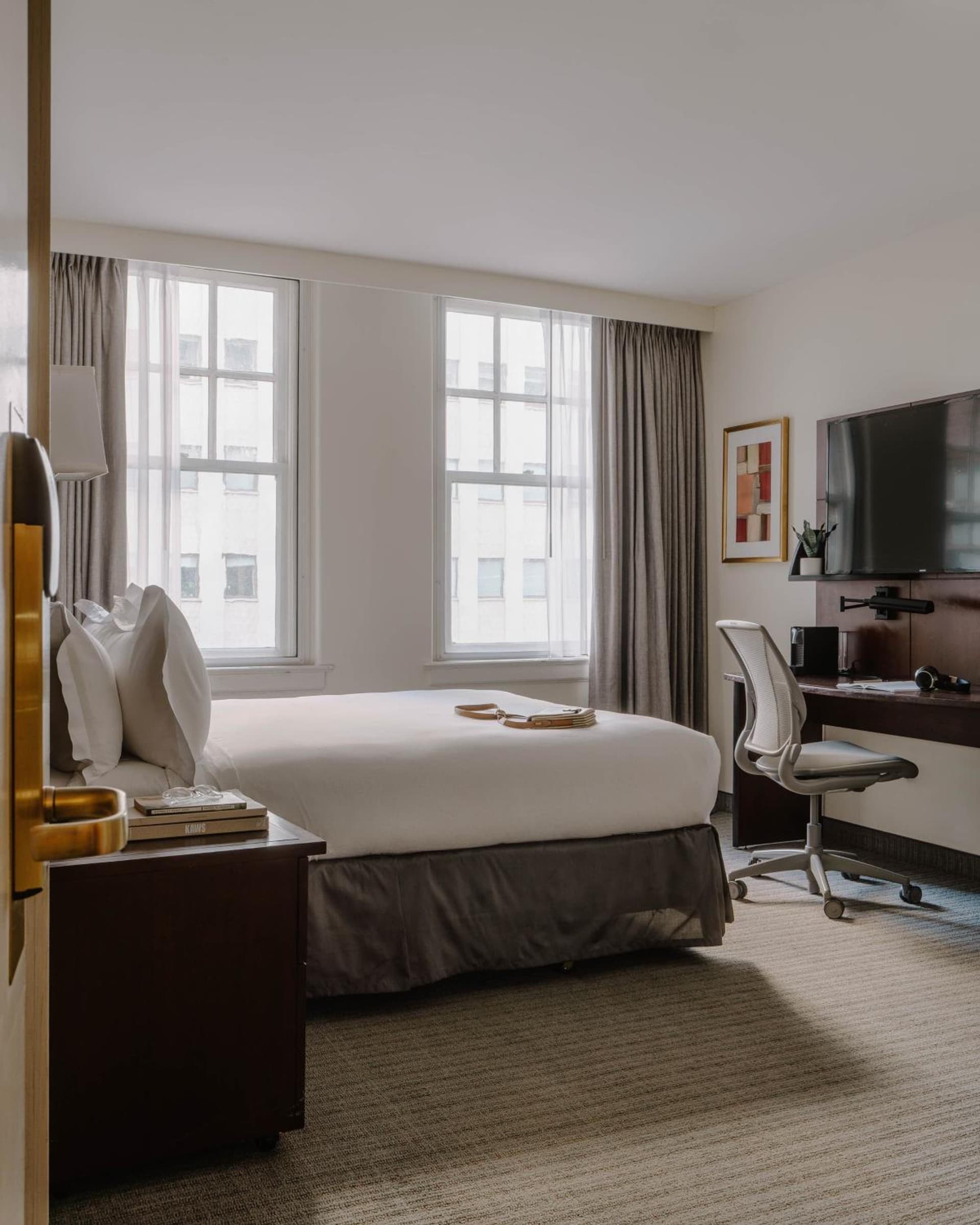 Club Quarters Hotel Downtown, Houston gallery photo in Houston, TX — image 72