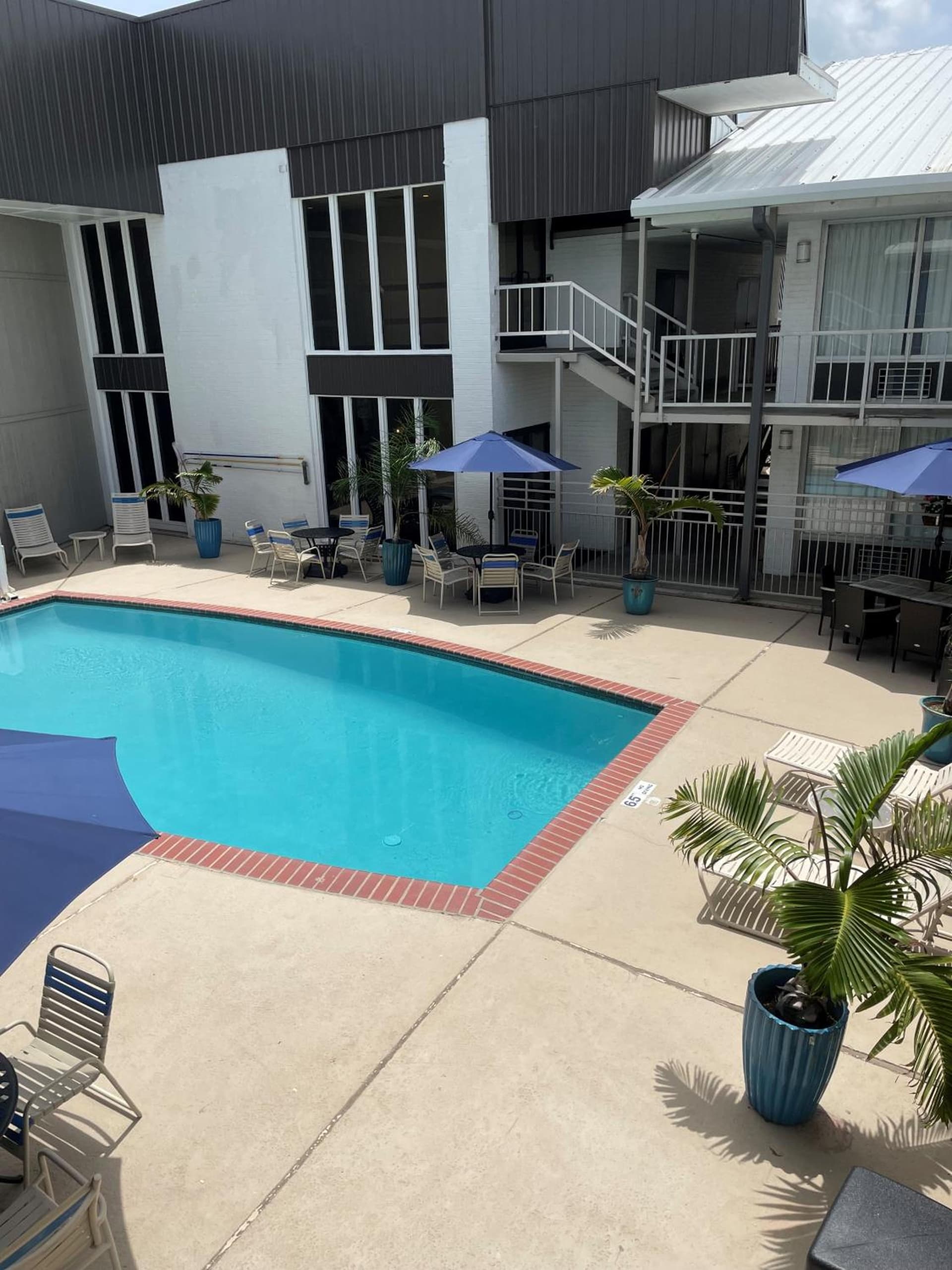 Plantation Inn interior in Houma, LA — gallery photo 2