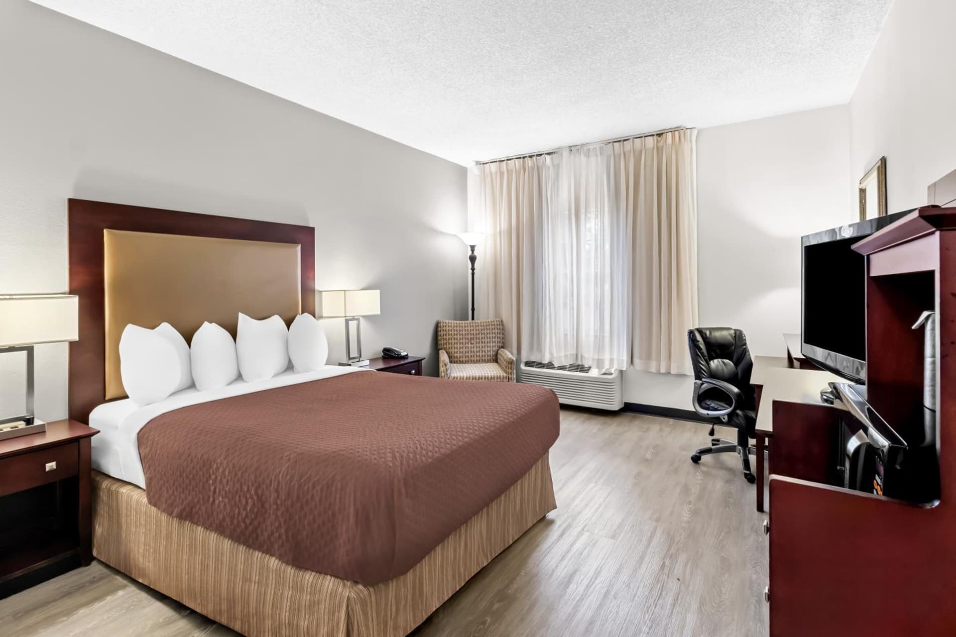Red Lion Hotel Portland Airport gallery photo in Portland, OR — image 24