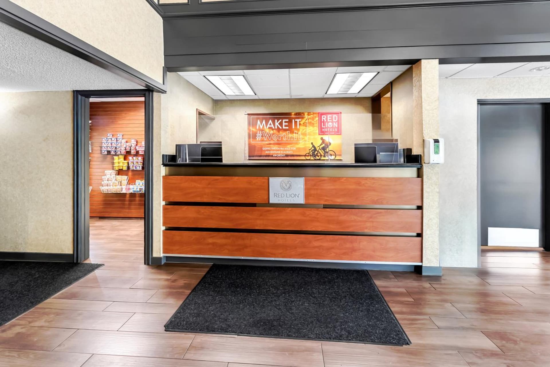 Red Lion Hotel Portland Airport gallery photo in Portland, OR — image 16