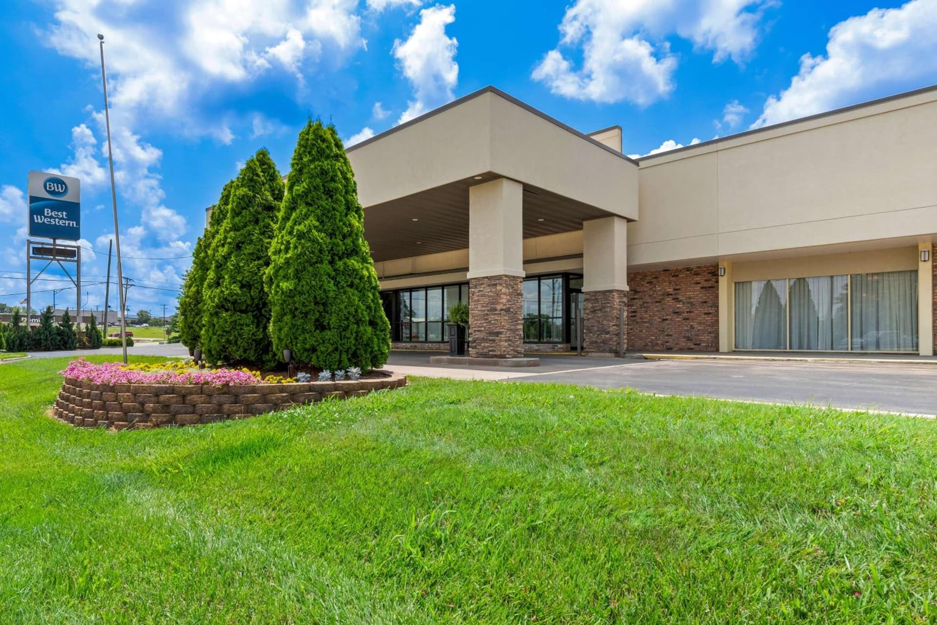 Best Western State Fair Inn featured exterior or lobby in Sedalia, MO — similar hotel