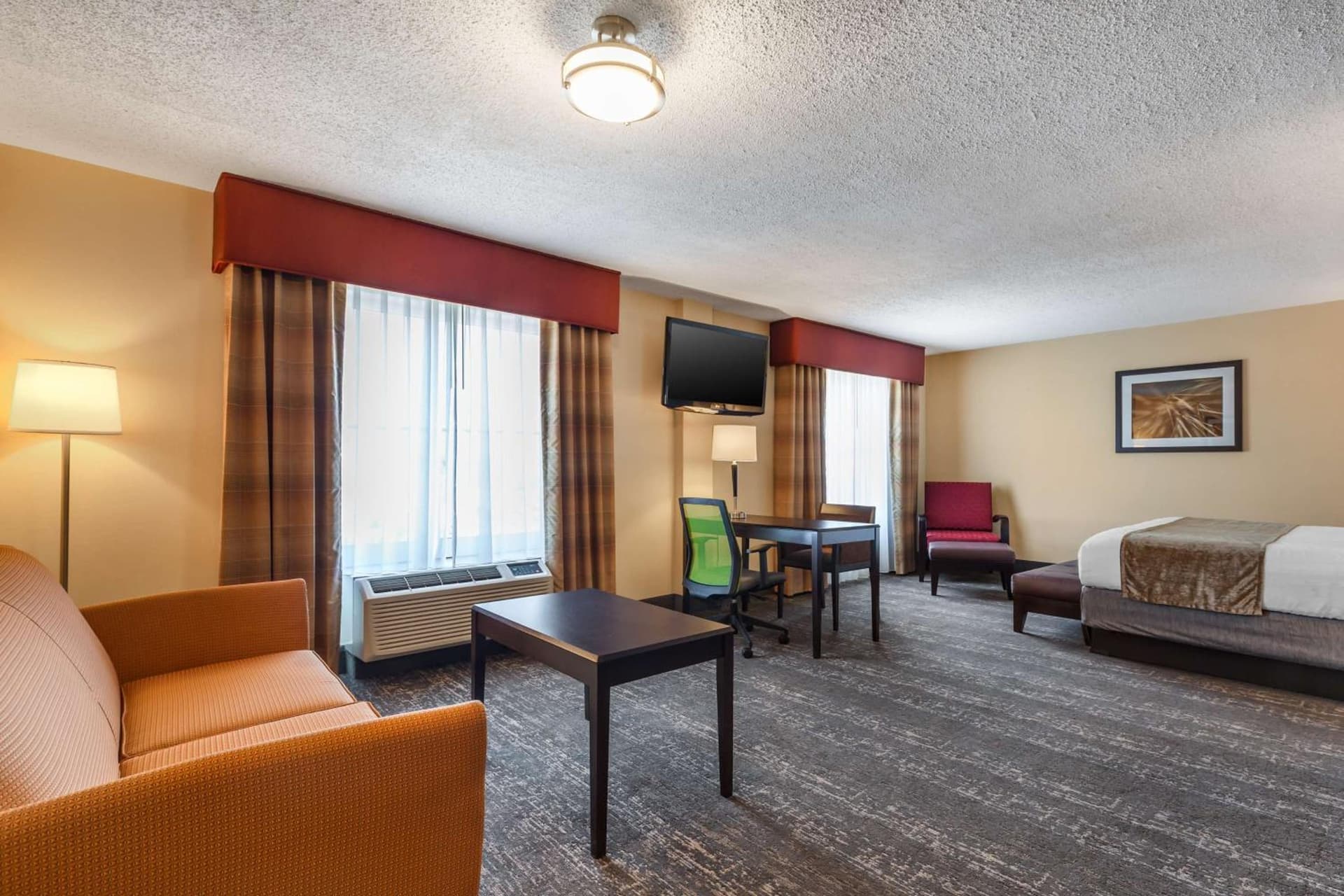Best Western Braintree Inn interior in Braintree — gallery photo 2