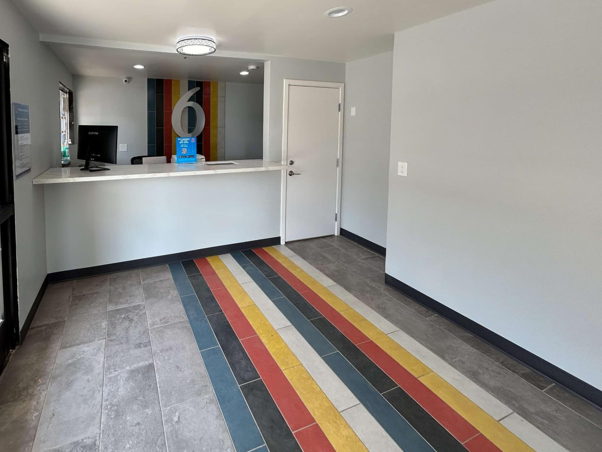 Motel 6 Lake Elsinore, CA interior in Lake Elsinore, CA — gallery photo 2