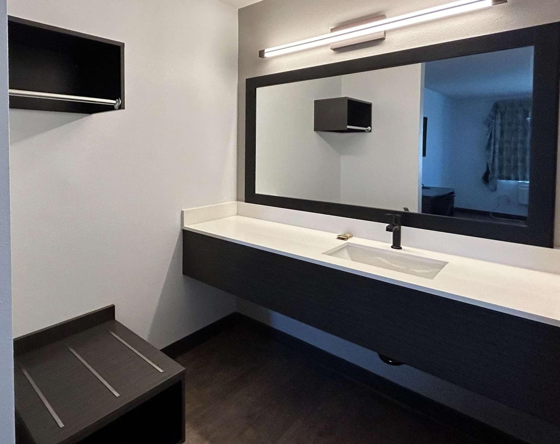 Motel 6 Lake Elsinore, CA gallery photo in Lake Elsinore, CA — image 10