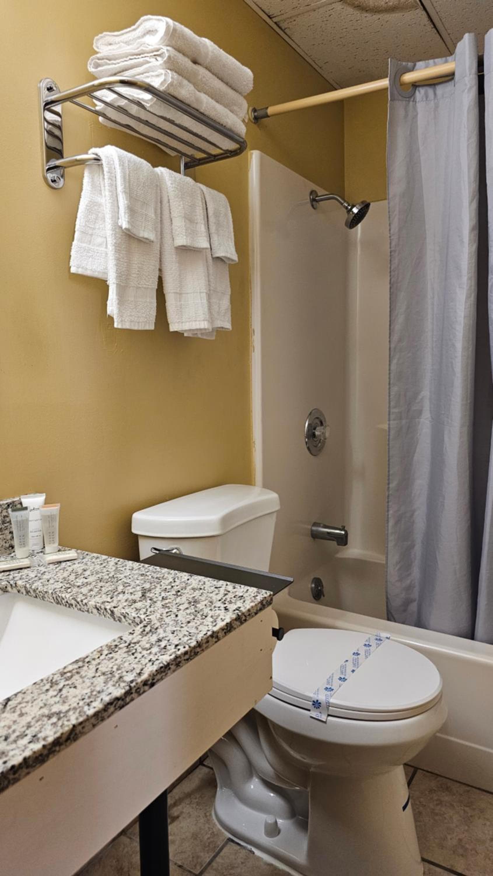 Budgetel inn & Suites interior in Fort Scott, KS — gallery photo 2