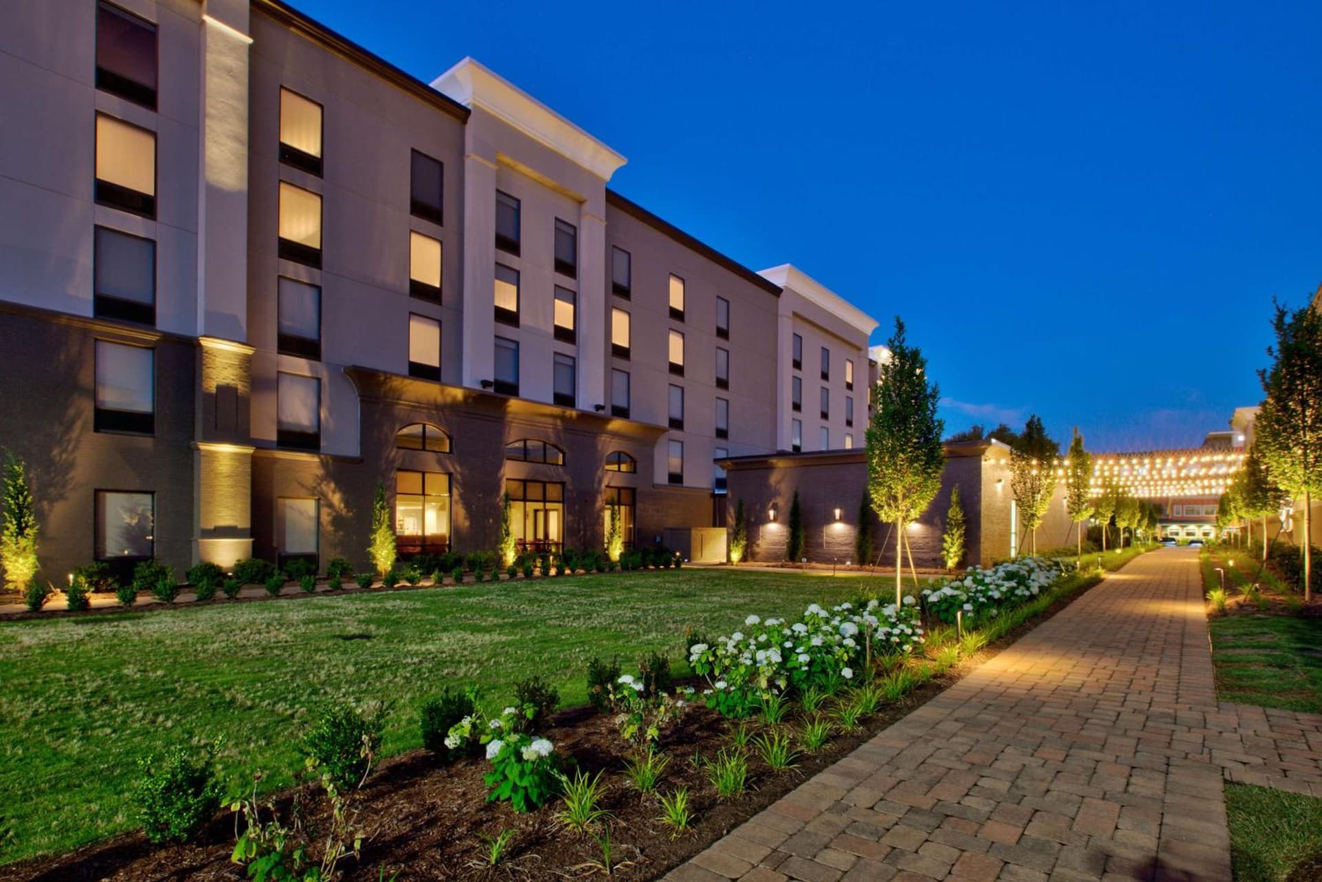Hampton Inn & Suites Spartanburg-I-26-Westgate Mall interior in Spartanburg, SC — gallery photo 2