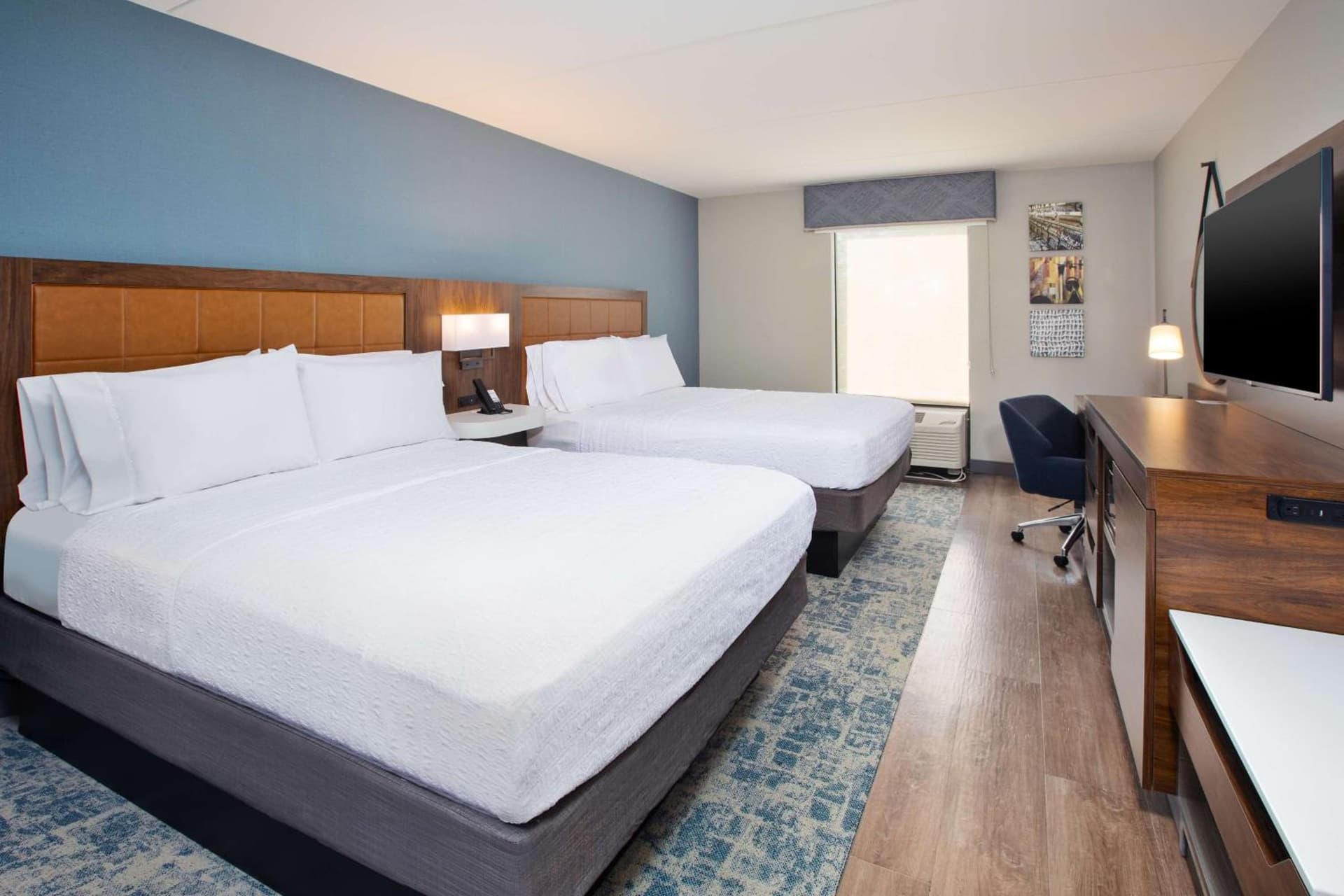 Hampton Inn & Suites Spartanburg-I-26-Westgate Mall interior in Spartanburg, SC — gallery photo 2