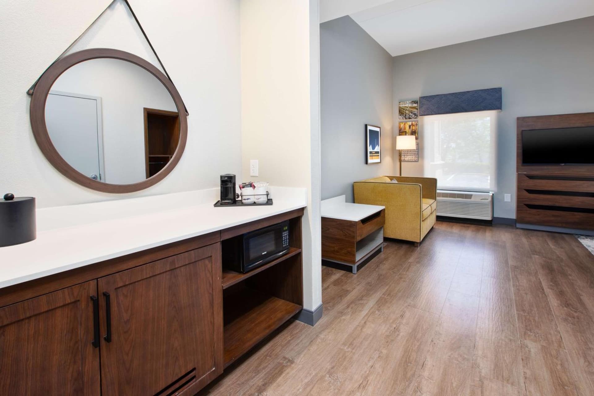 Hampton Inn & Suites Spartanburg-I-26-Westgate Mall gallery photo in Spartanburg, SC — image 10