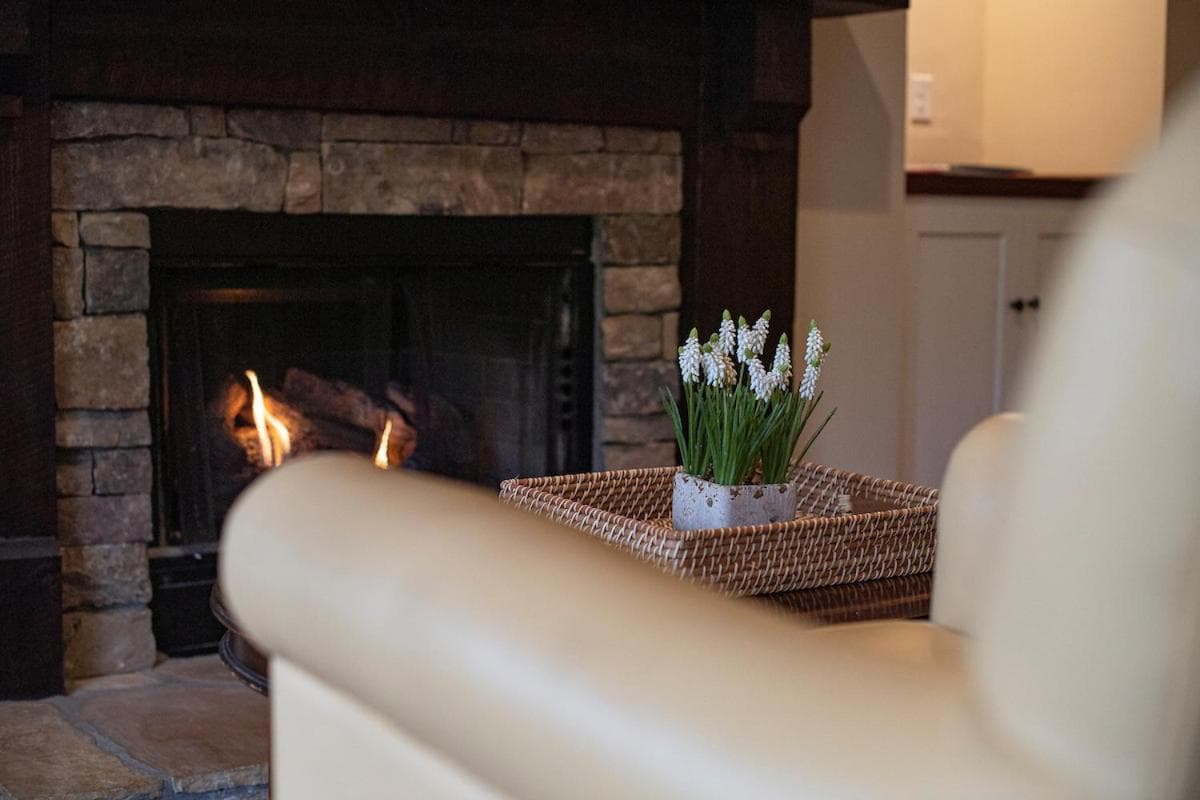 The Greystone Inn interior in Lake Toxaway — gallery photo 2