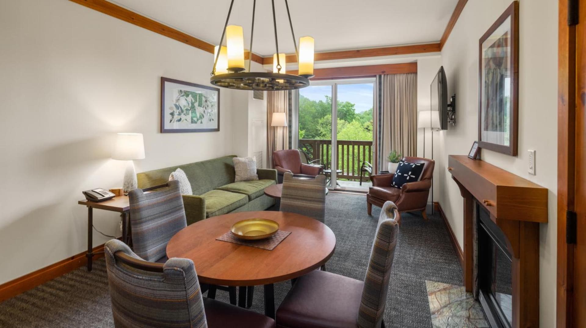 1310A 2bdrm - Lodge At Spruce Peak - Stowe Mt Resort- Ski in Ski out - Sleeps 8 interior in Stowe — gallery photo 2