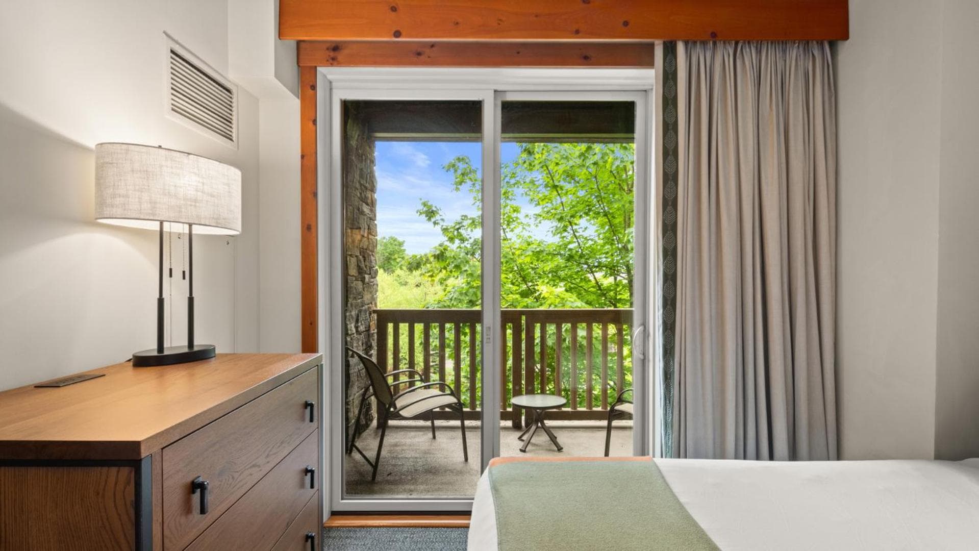 1310A 2bdrm - Lodge At Spruce Peak - Stowe Mt Resort- Ski in Ski out - Sleeps 8 interior in Stowe — gallery photo 2
