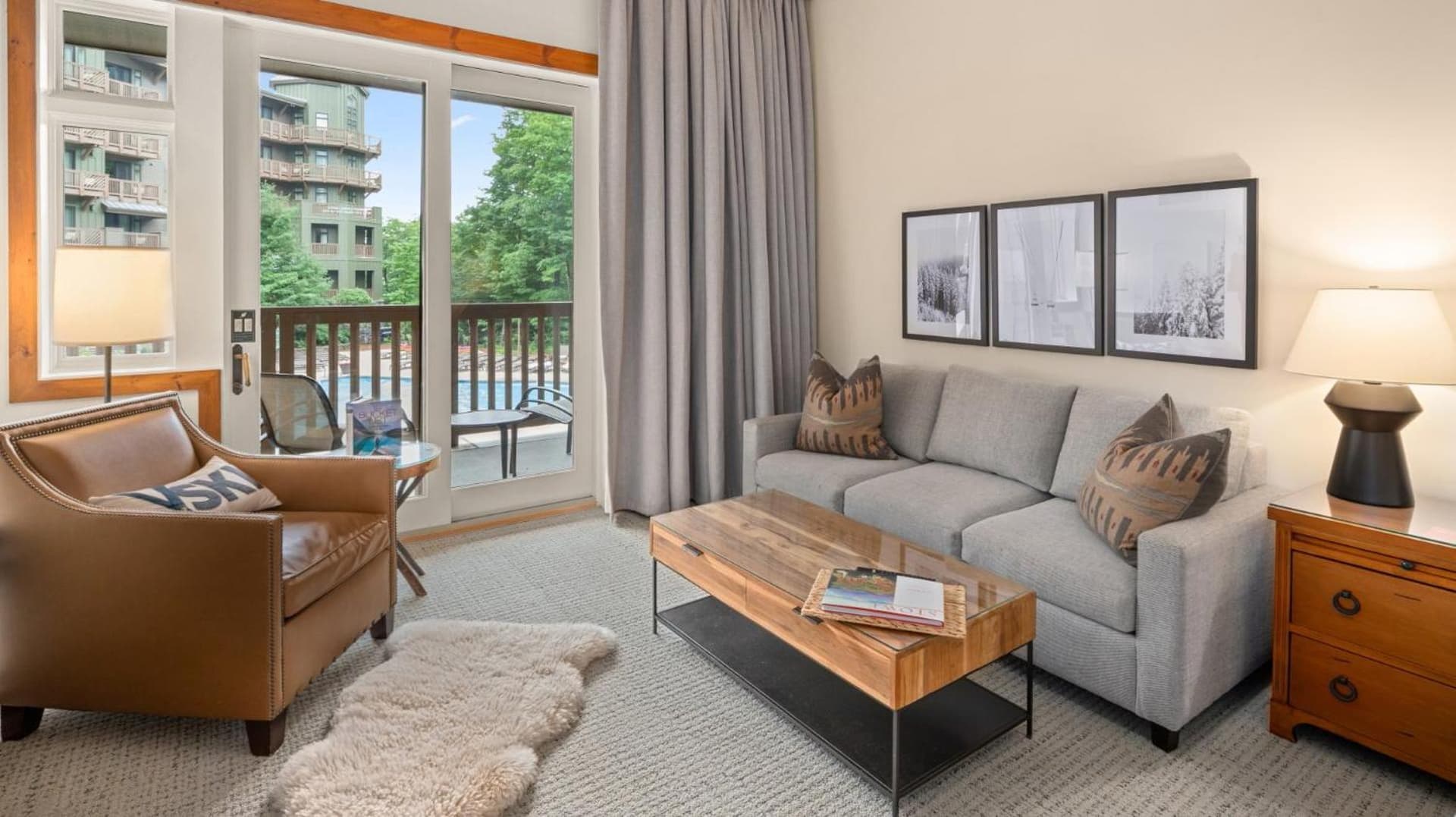 343 Studio Spruce Peak Lodge at Stowe Mt Resort Sleeps 4 interior in Stowe — gallery photo 2