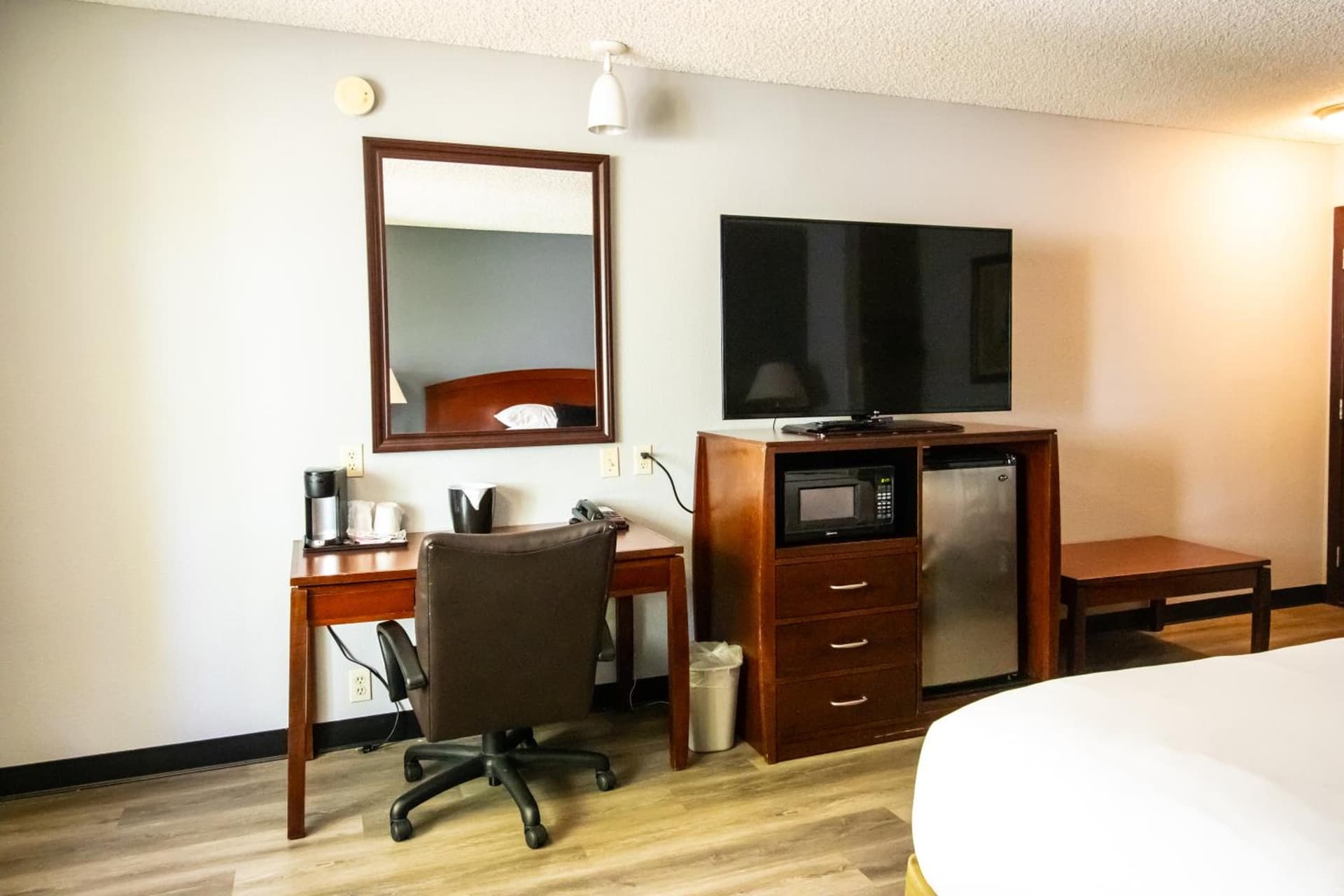 Red Lion Inn & Suites Vancouver gallery photo in Vancouver, WA — image 47