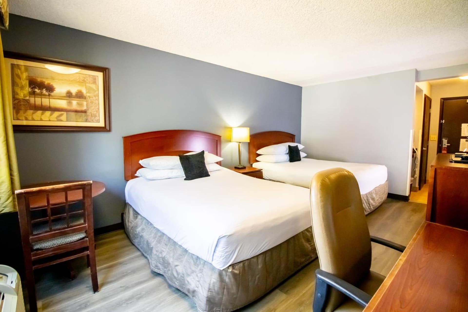 Red Lion Inn & Suites Vancouver gallery photo in Vancouver, WA — image 49