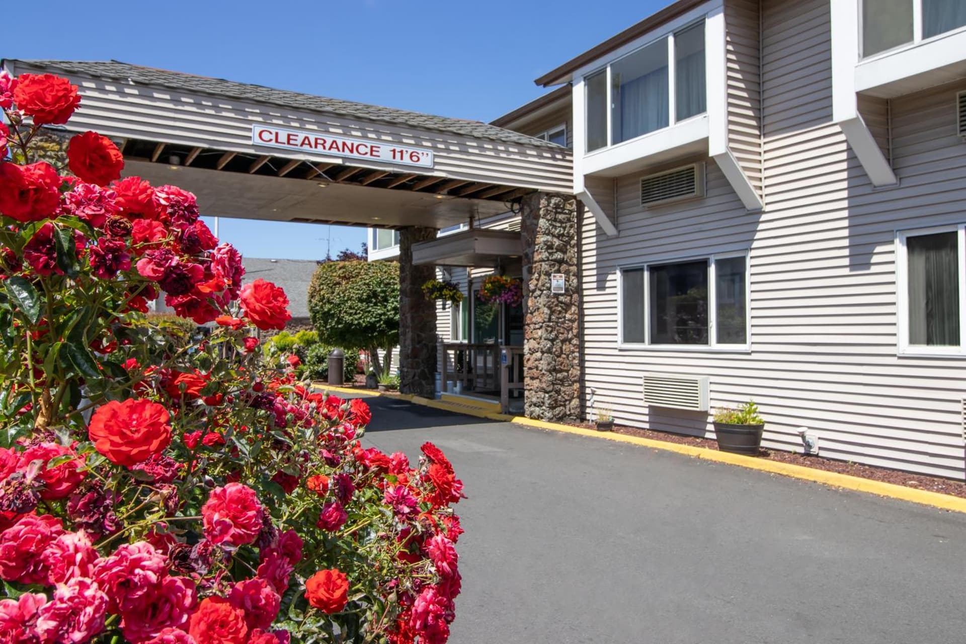 Red Lion Inn & Suites Vancouver gallery photo in Vancouver, WA — image 43