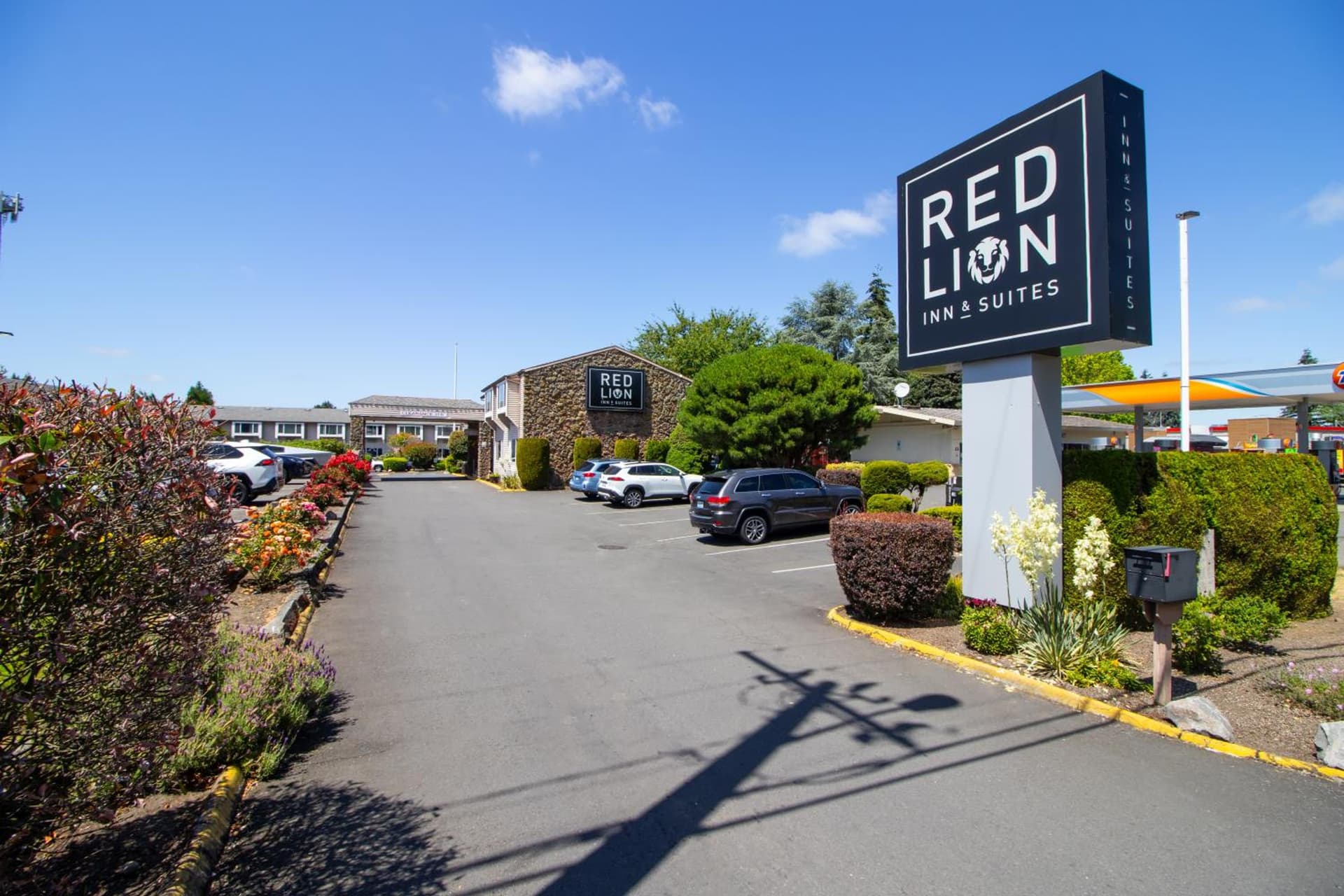Red Lion Inn & Suites Vancouver — hotel in Vancouver, Washington